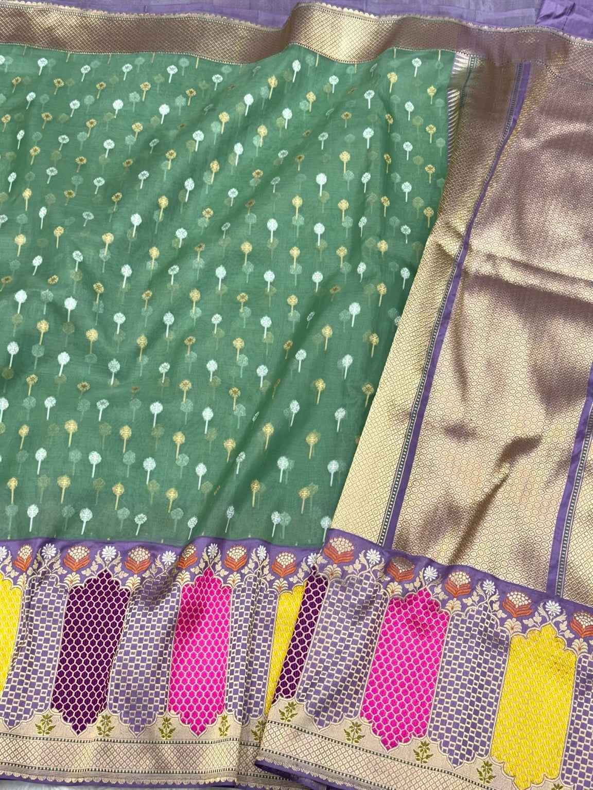 Raspberry Pink Pure Mulberry Kora Silk Handwoven Banarasi Saree | Kadhiyal Rangkaat style Border