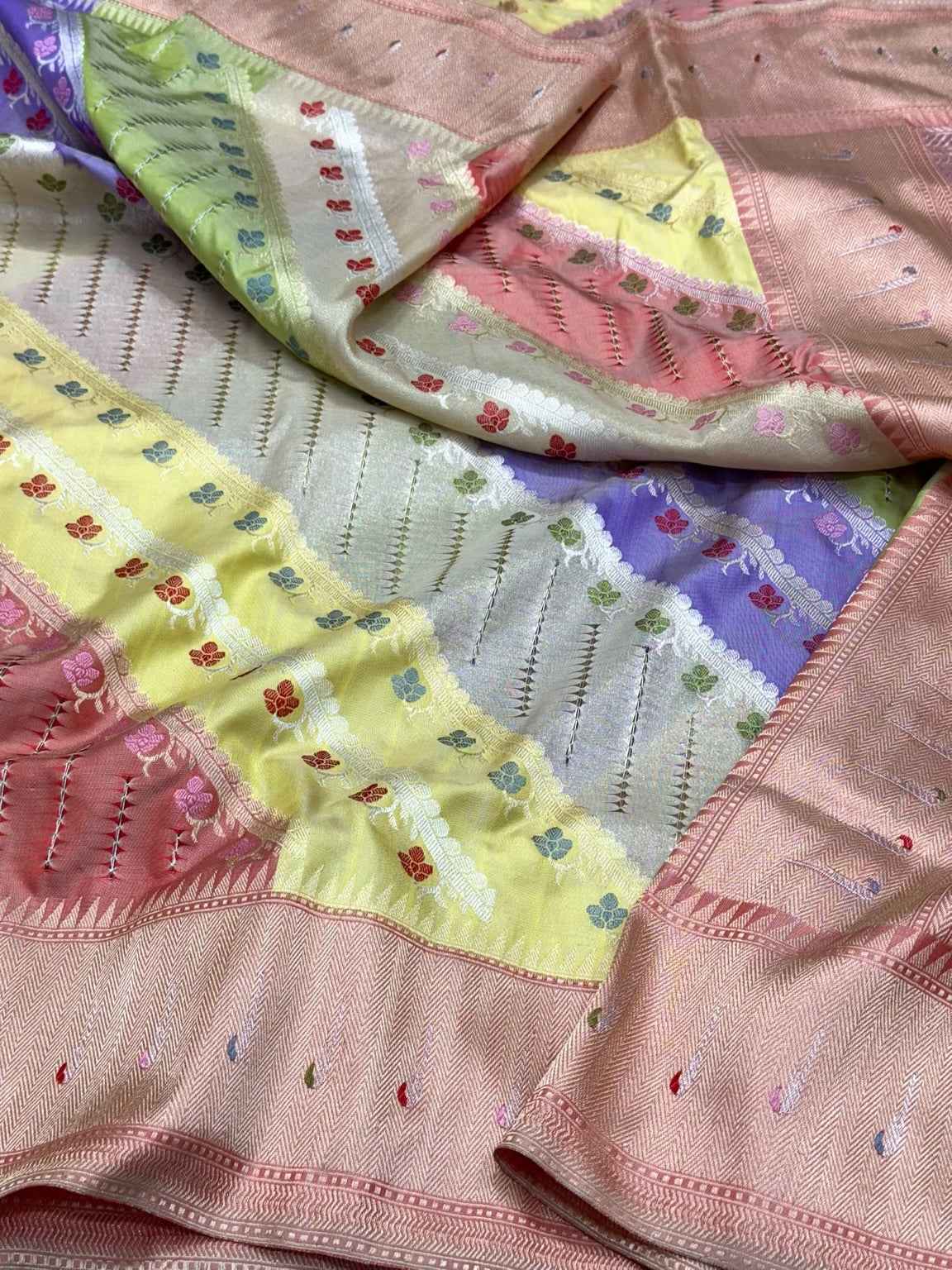 Ivory Pure Mulberry Katan Silk Handwoven Banarasi Saree | Rangkaat + Kadhwa Weave Luxury Banarasi Saree