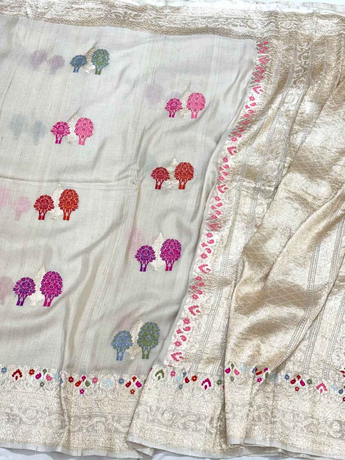 Ivory Pure Tussar Georgette Silk Kadhwa Technique Handwoven Banarasi Saree