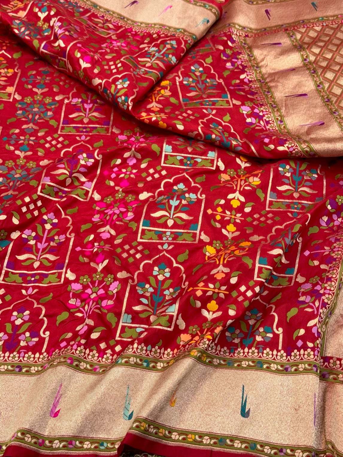 Red Pure Katan Silk Handloom Banarasi Saree | Pure Mulberry Silk Cutwork Technique Banarasi Saree