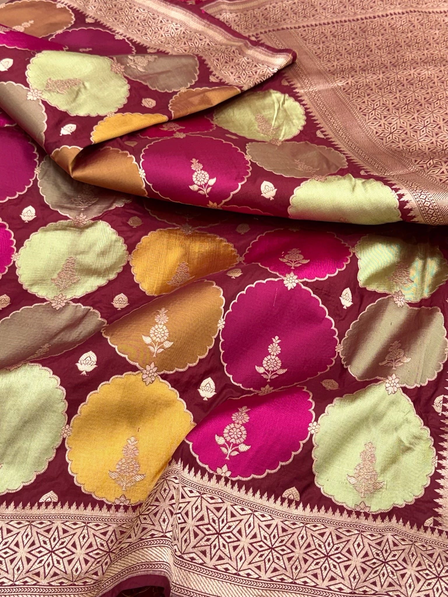 Maroon Pure Mulberry Katan Silk Handloom Banarasi Rangkaat Saree