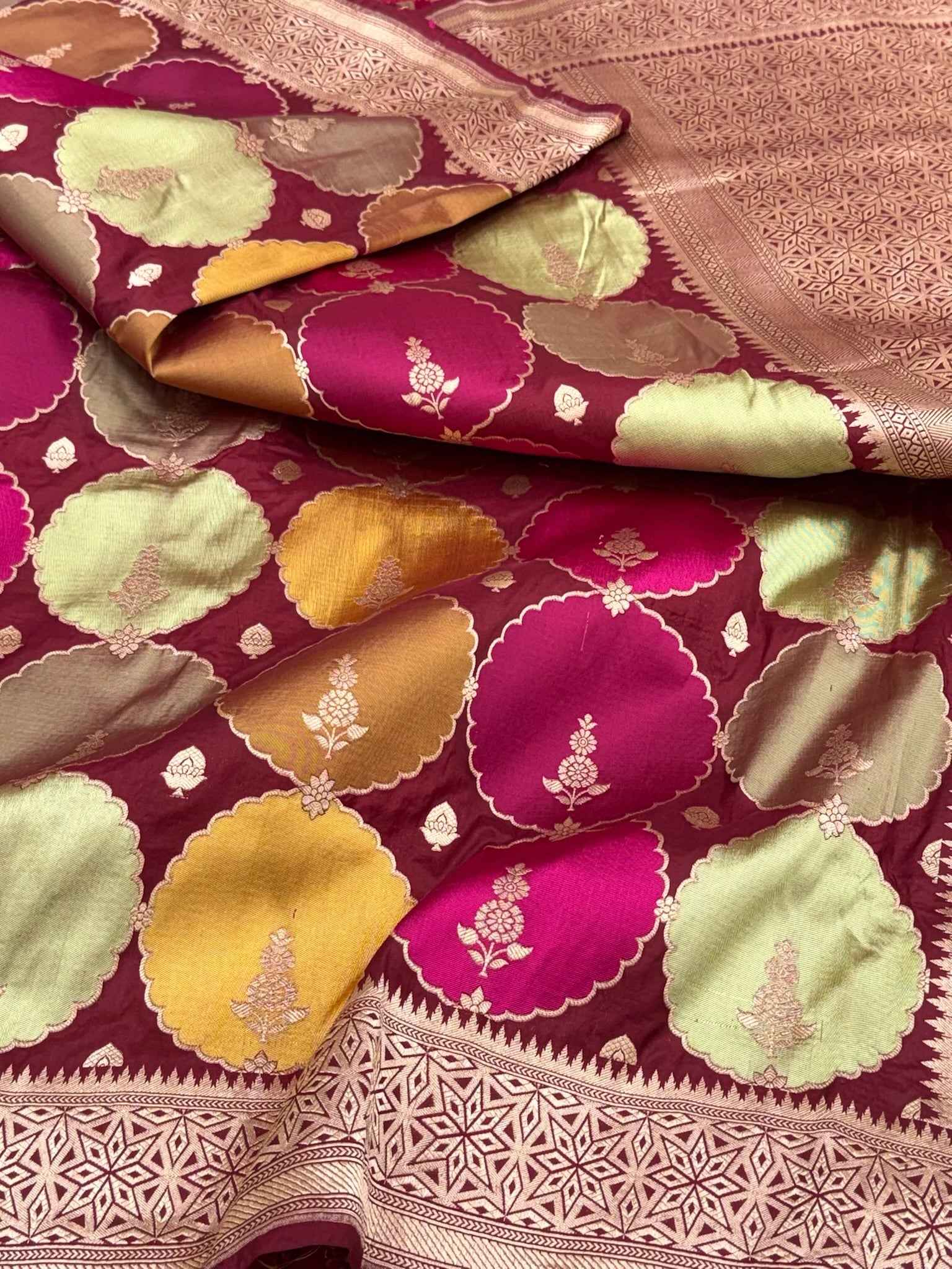 Maroon Pure Mulberry Katan Silk Handloom Banarasi Rangkaat Saree