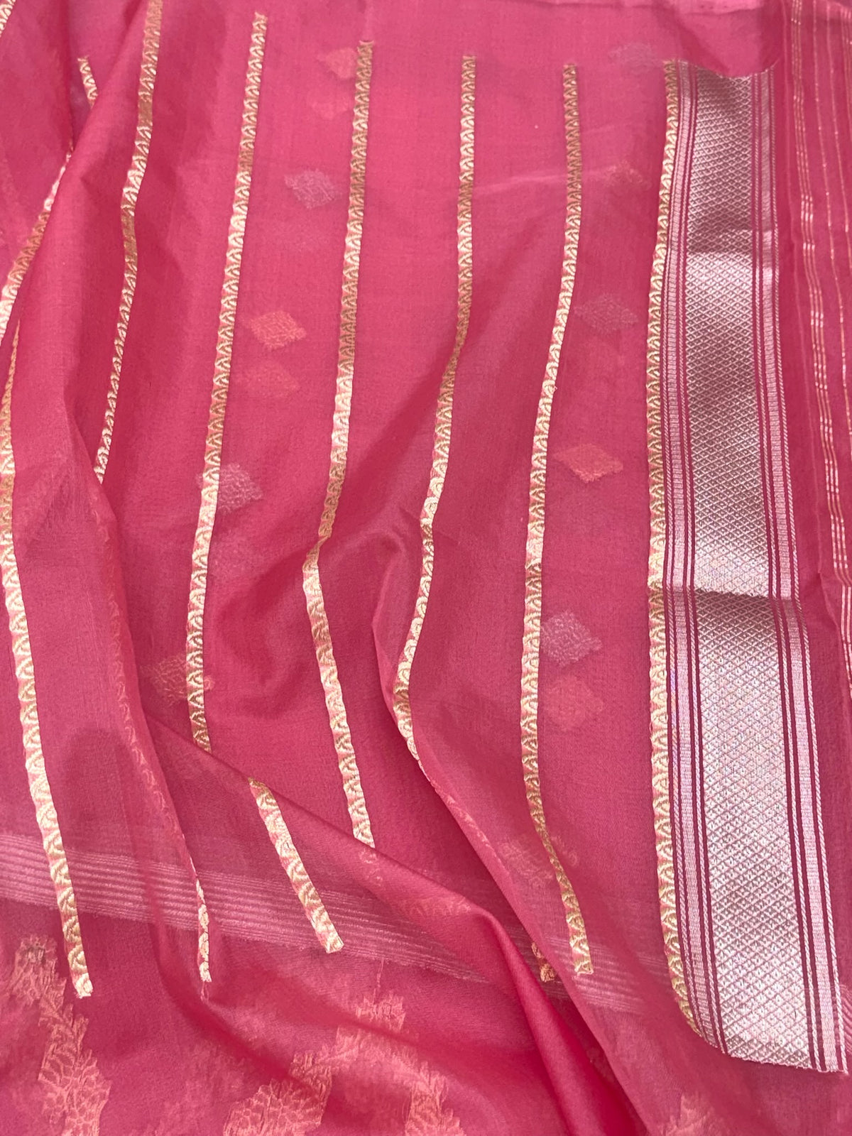 Dark Pink Pure MUlberry Kora Silk | Kadhwa Technique | Handwoven Banarasi Saree - Heritage In A New Light