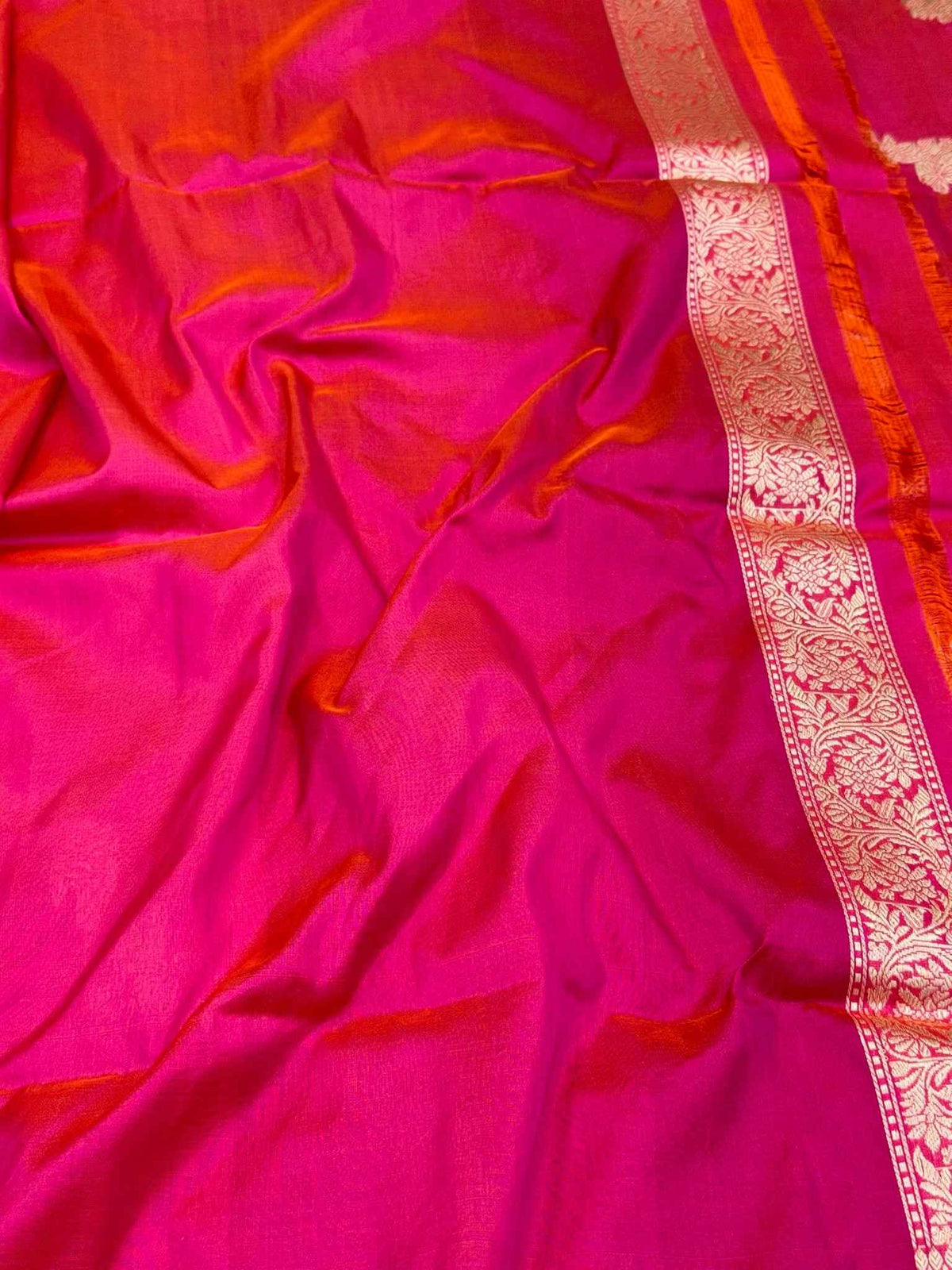 Rani Pink Dual Tone Pure Katan Mulberry Silk Handwoven Banarasi Saree