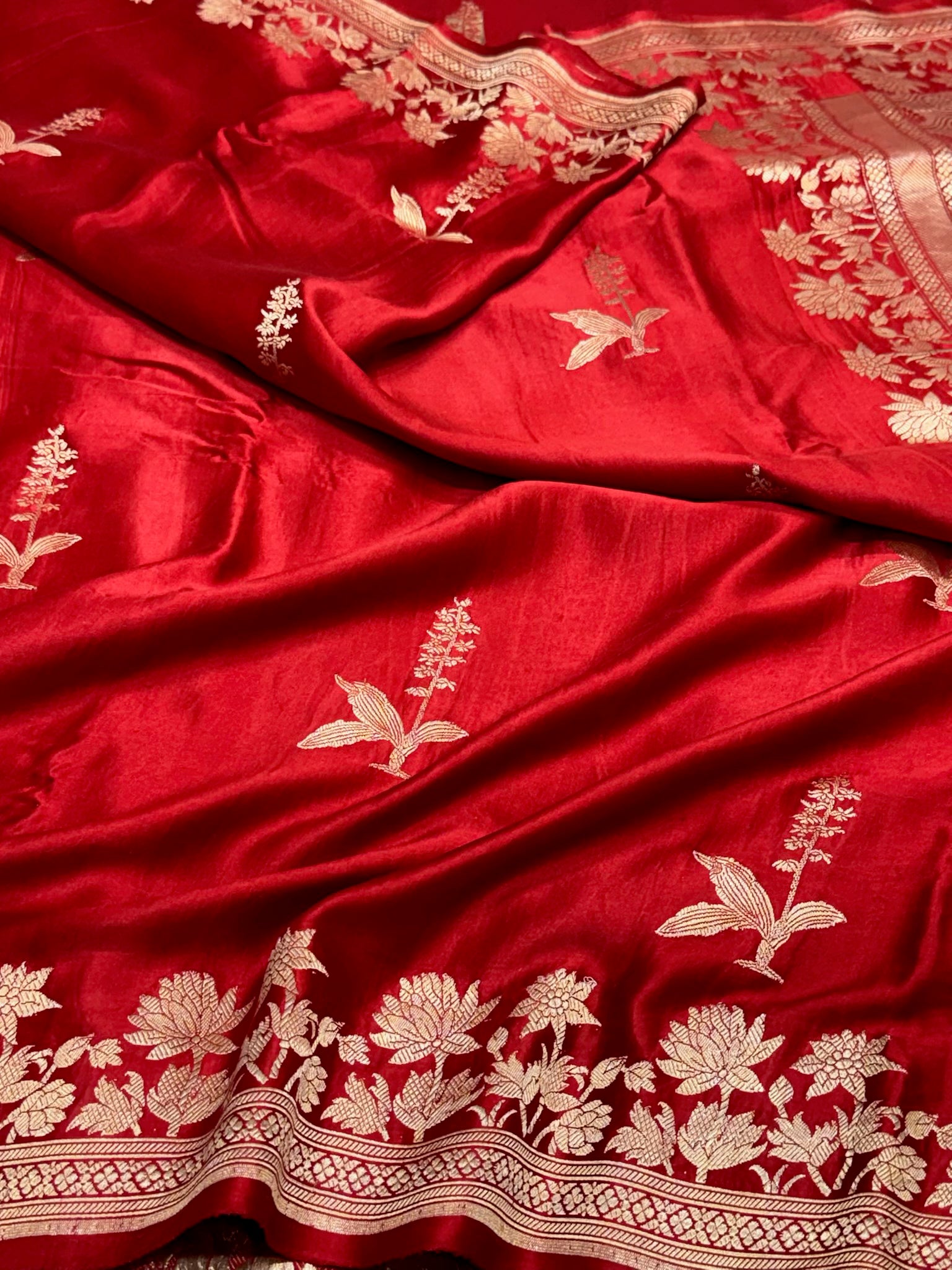 Deep Red Pure Mashru Satin Silk Handwoven Banarasi Saree - Sheer Sophistication