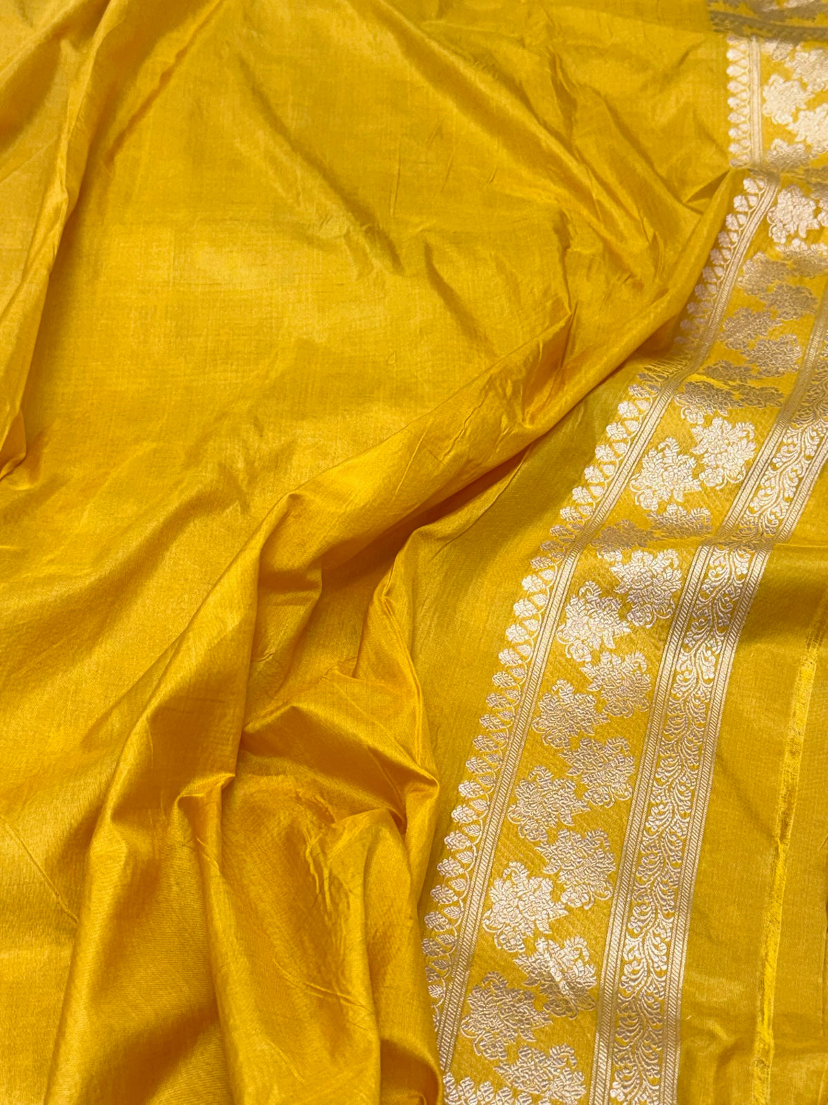 Gold Yellow Pure Katan Mulberry Silk Handloom Banarasi Saree
