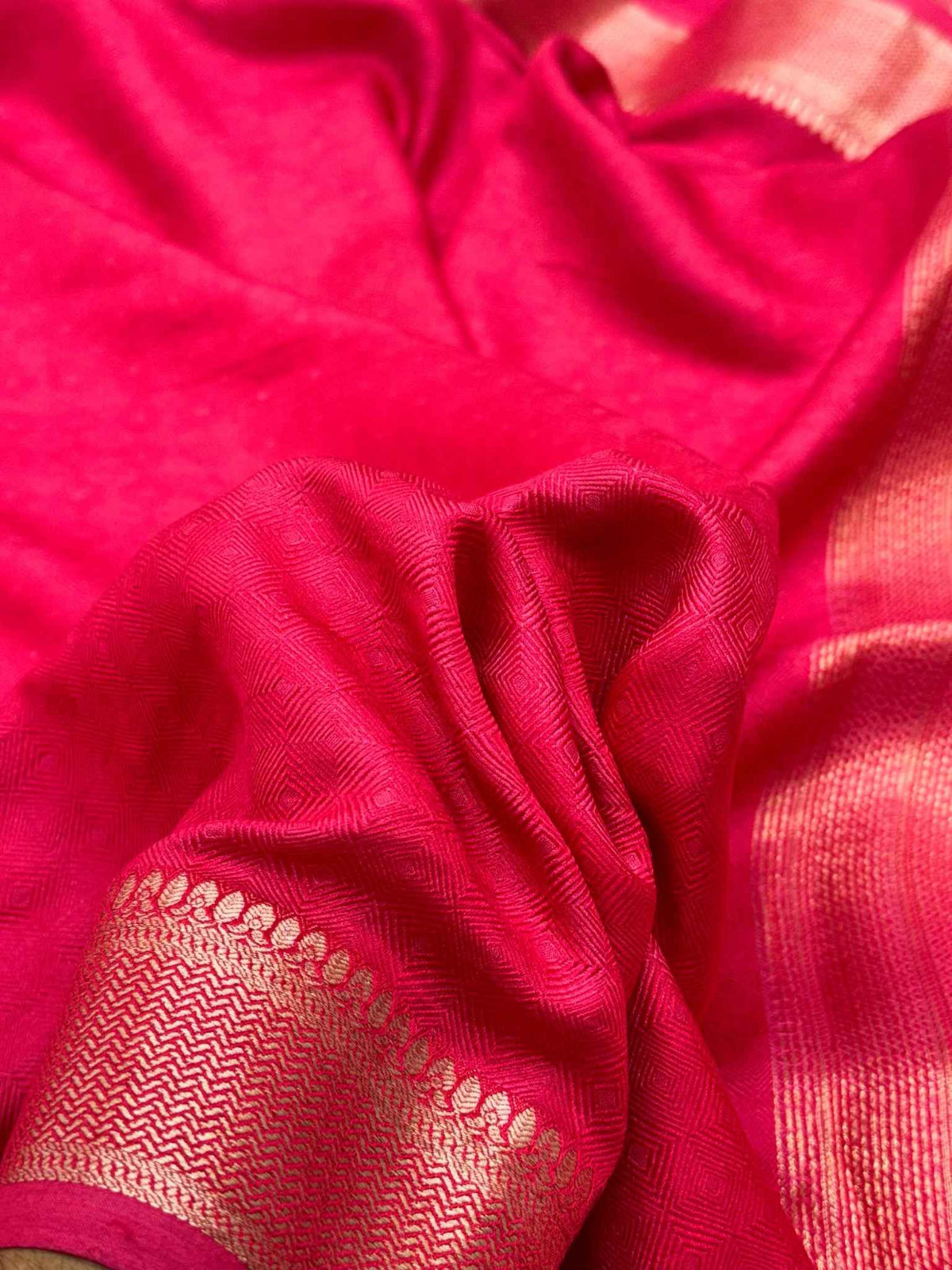 Ivory Mist Pure Mulberry Chiniya Silk Handwoven Saree