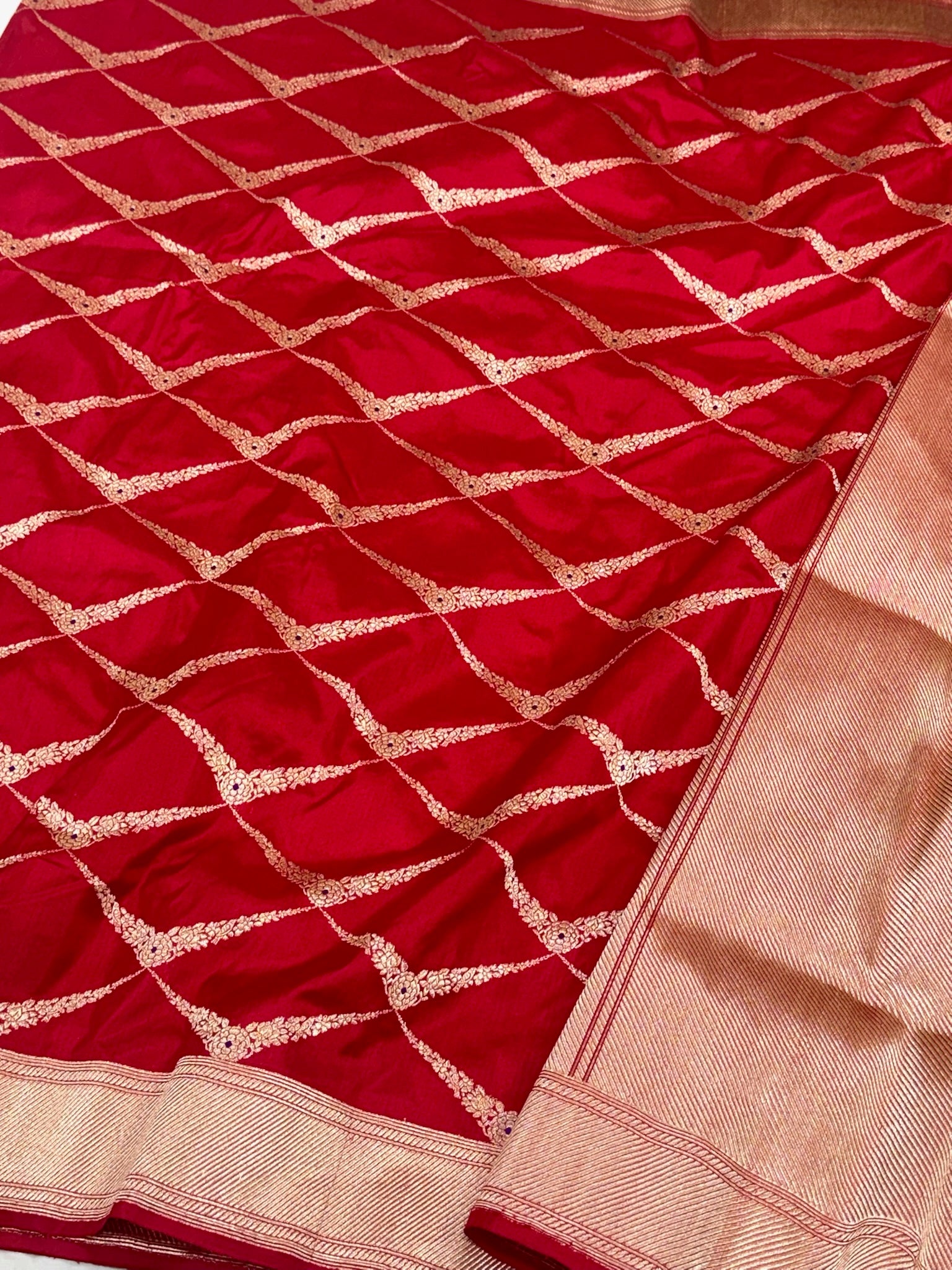 Red Pure Silk Vintage Handwoven Premium Banarasi Saree