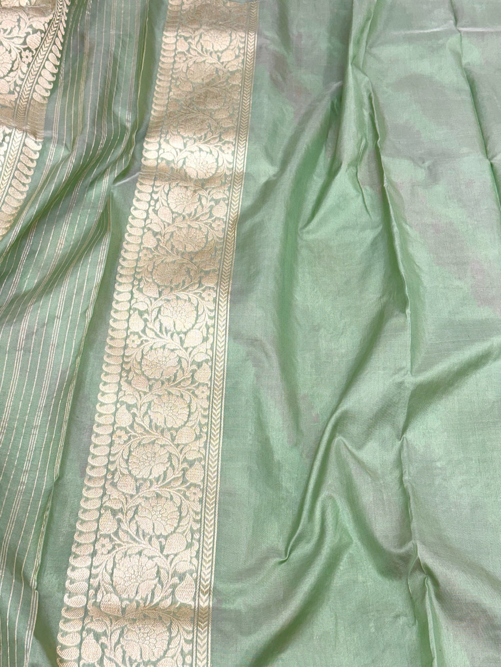 Pista Green Pure Mulberry Silk Handwoven Rangkaat Banarasi Saree