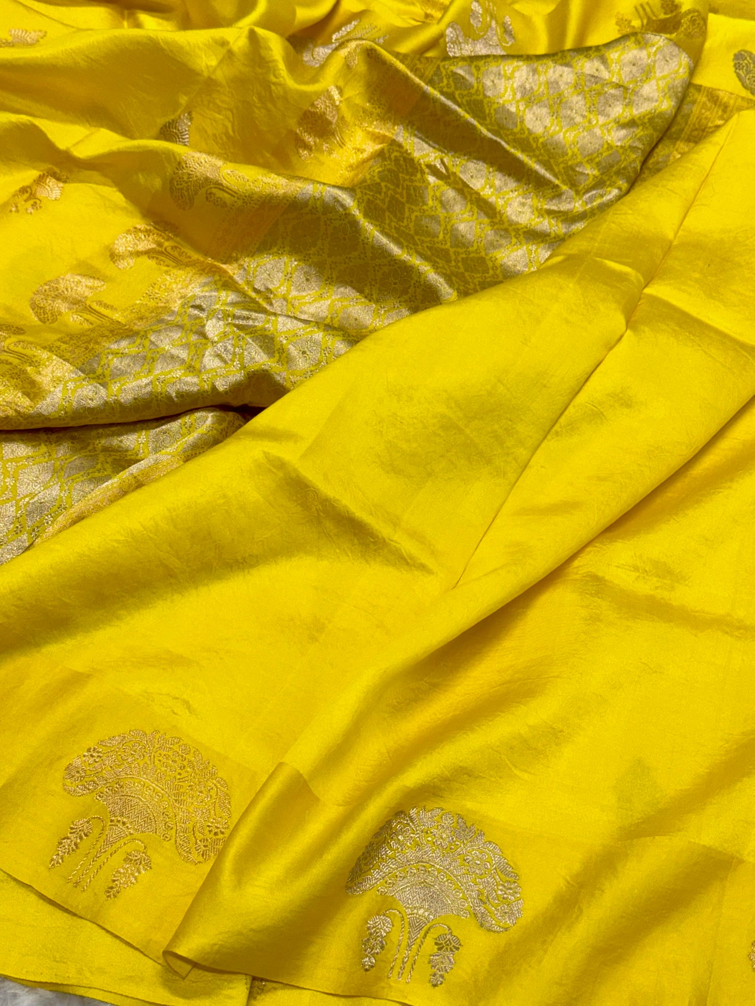 Flurescent Yellow Pure Raw Mango Silk Handwoven Banarasi Saree