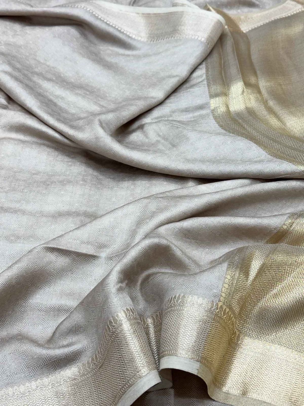 Gold Pure Katan Silk Handwoven Banarasi Saree