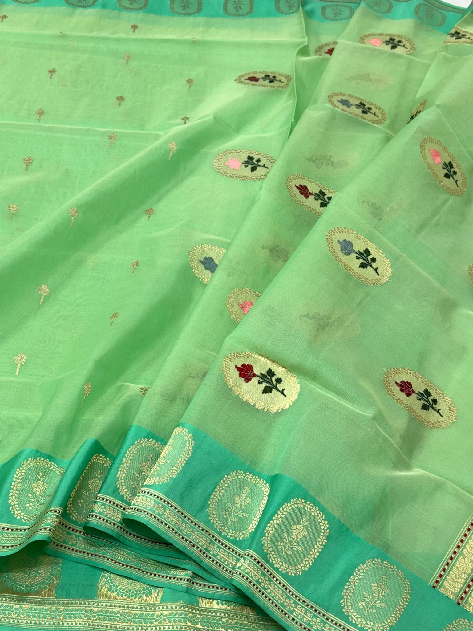 Green Pure Kora Mulberry Silk | Kadhwa Technique | Handwoven Contemporary Banarasi Saree - Modern Drape