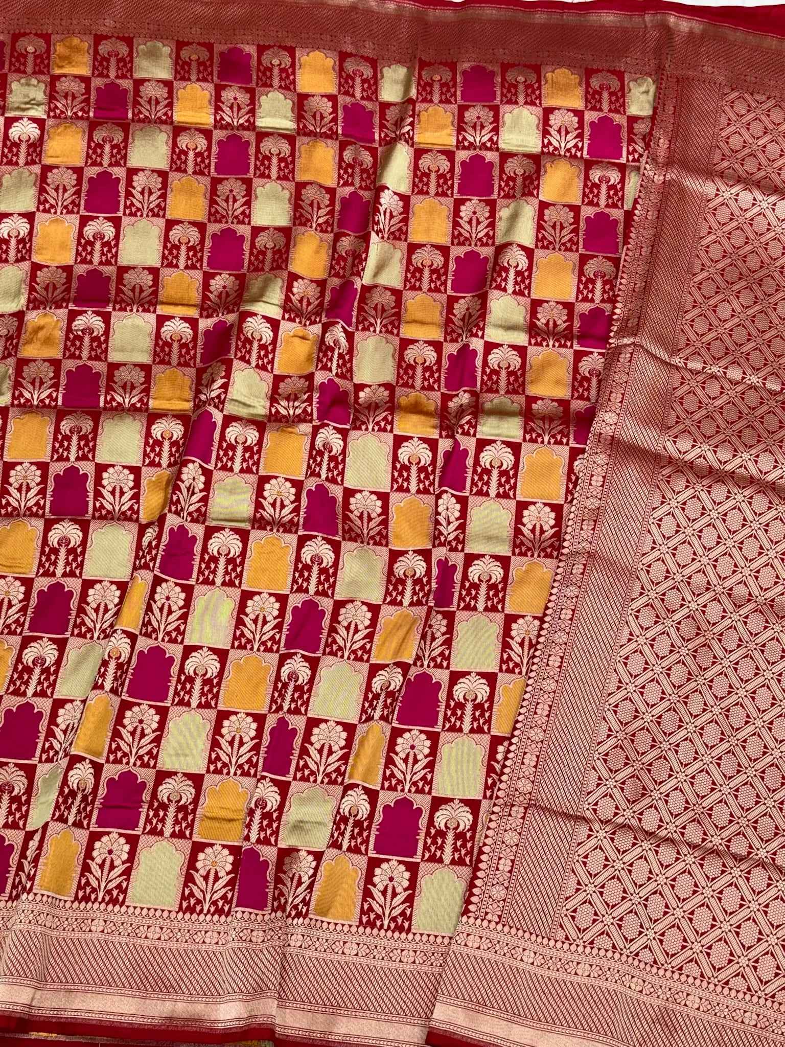 Red Pure Mulberry Silk & Pure Katan Silk Handloom Banarasi Saree - Rangkaat