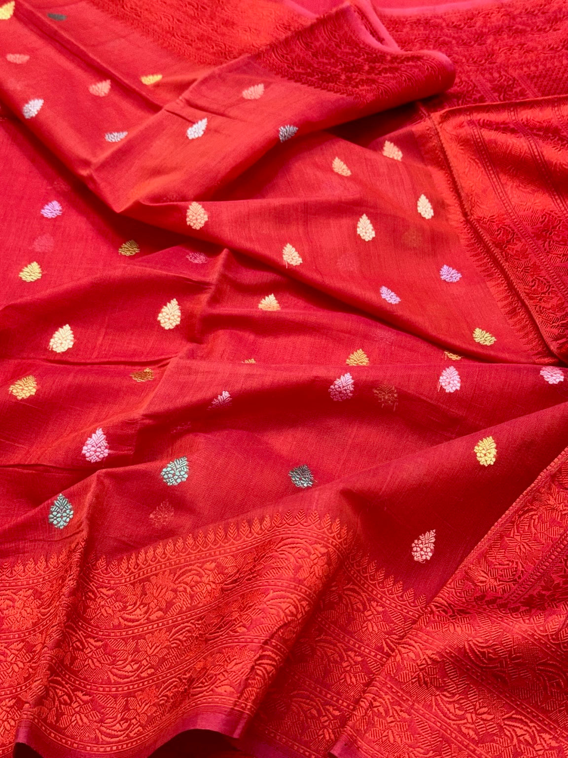 Red Pure Muslin Cotton Handwoven Banarasi Saree - Kadhwa Weave