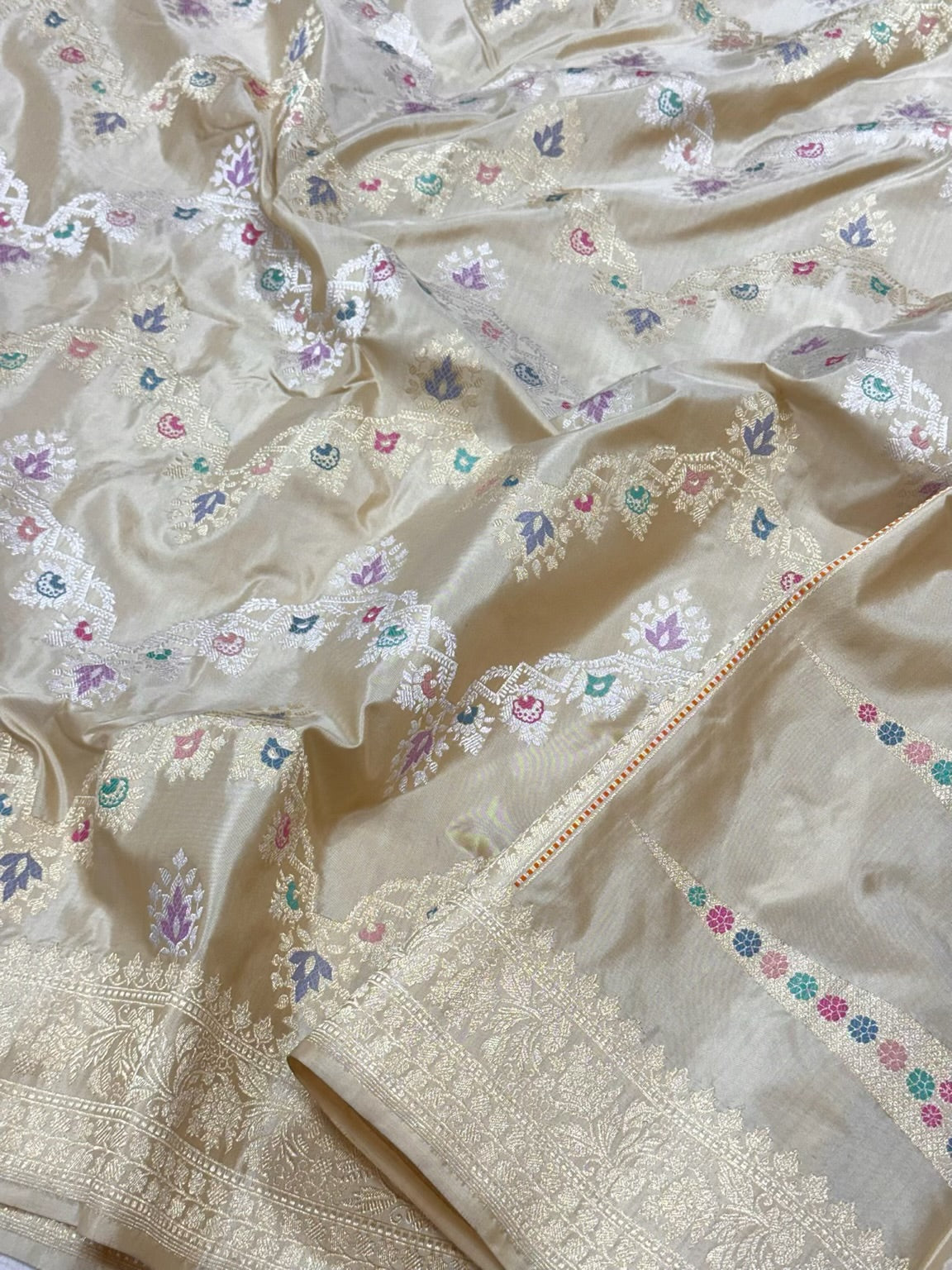 Ivory Handwoven Pure Mulberry Katan Silk  | Kadhwa Technique | Authentic Premium Banarasi Saree