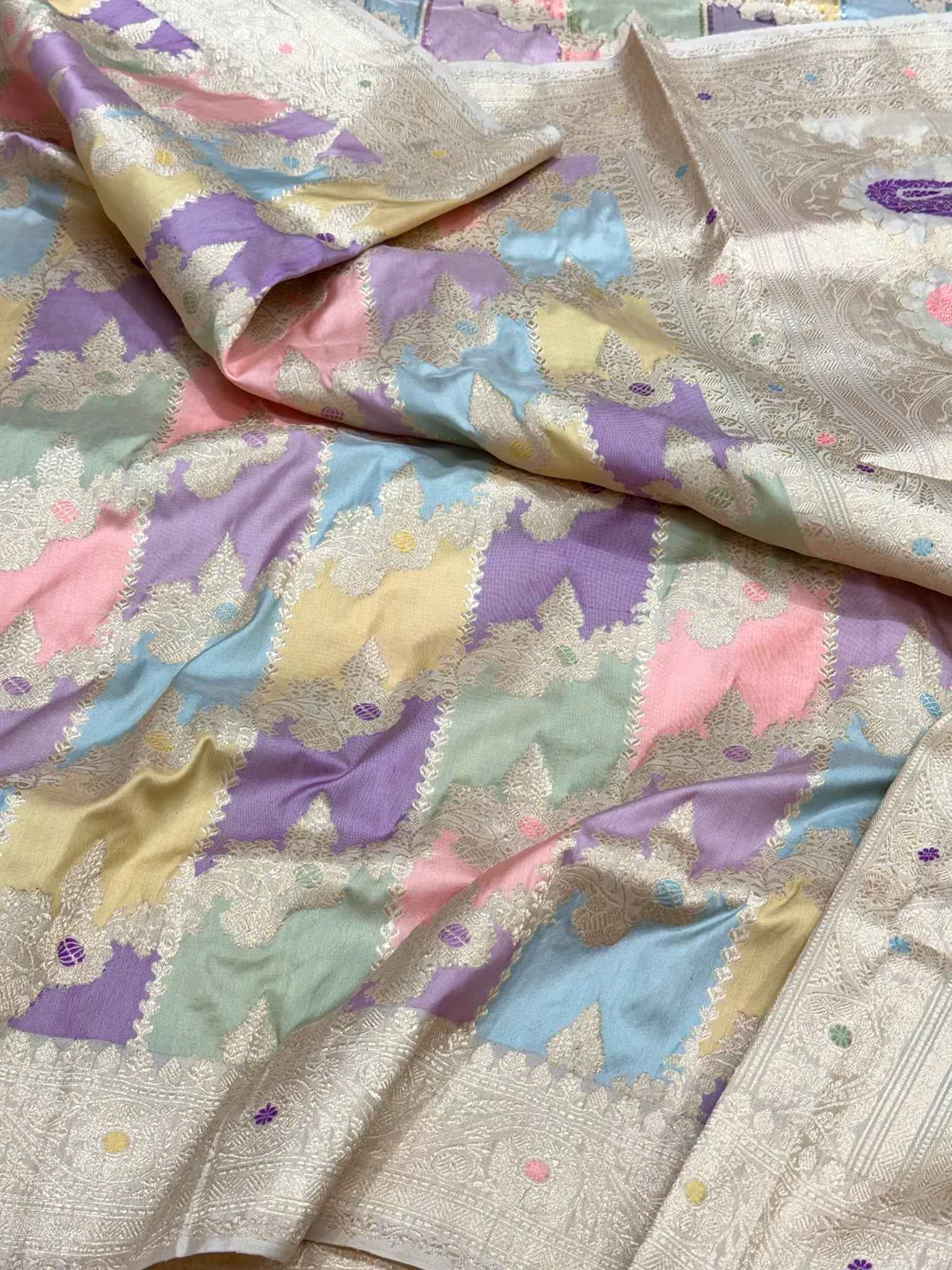 Ivory Luxury Rangkaat Banarasi Saree - Pure Mulberry Katan Silk Handwoven| Kadhwa Technique | Authentic Banarasi Saree