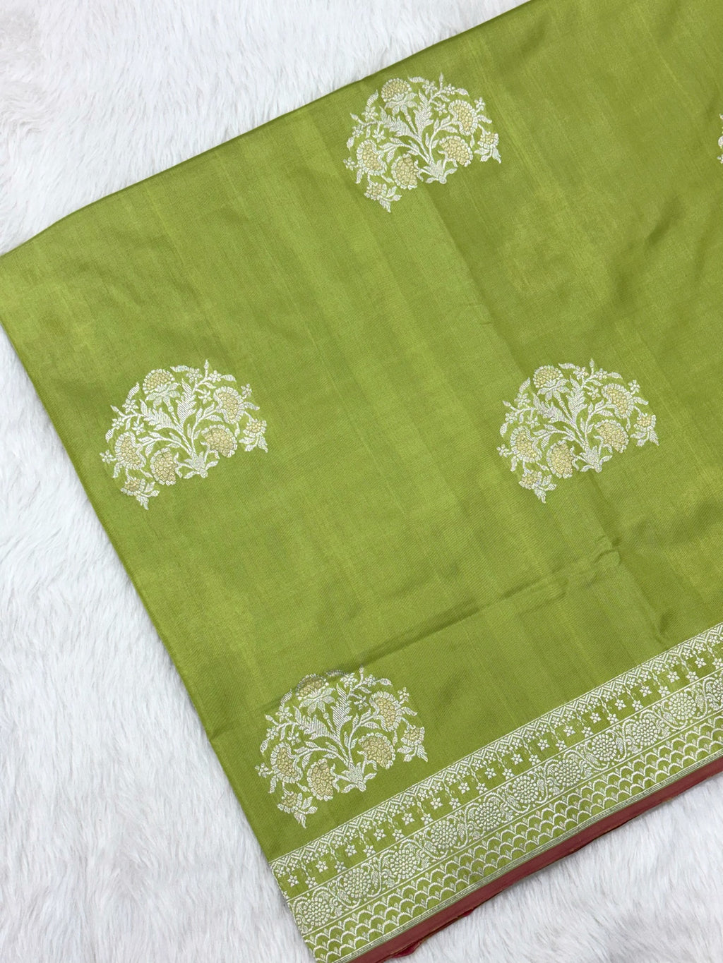 Pista Green Ektara Weave Pure Handwoven Banarasi Saree