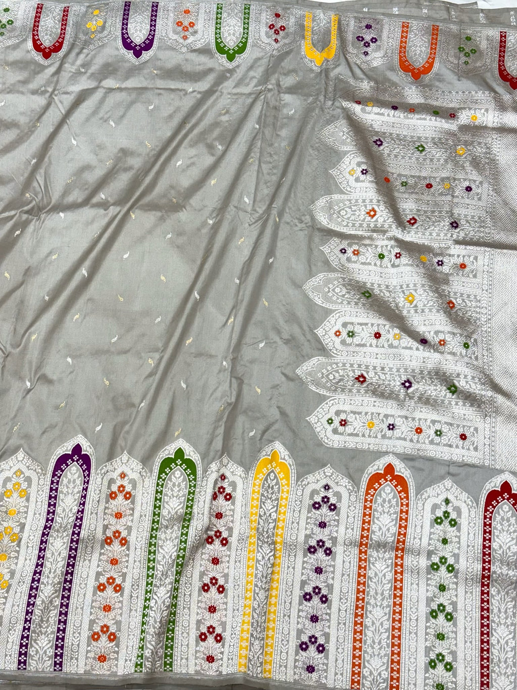 Ash Gray Pure Katan Mulberry Silk Handwoven -Kadhwa Technique Banarasi Saree | The Beauty Of Authentic Handweaving
