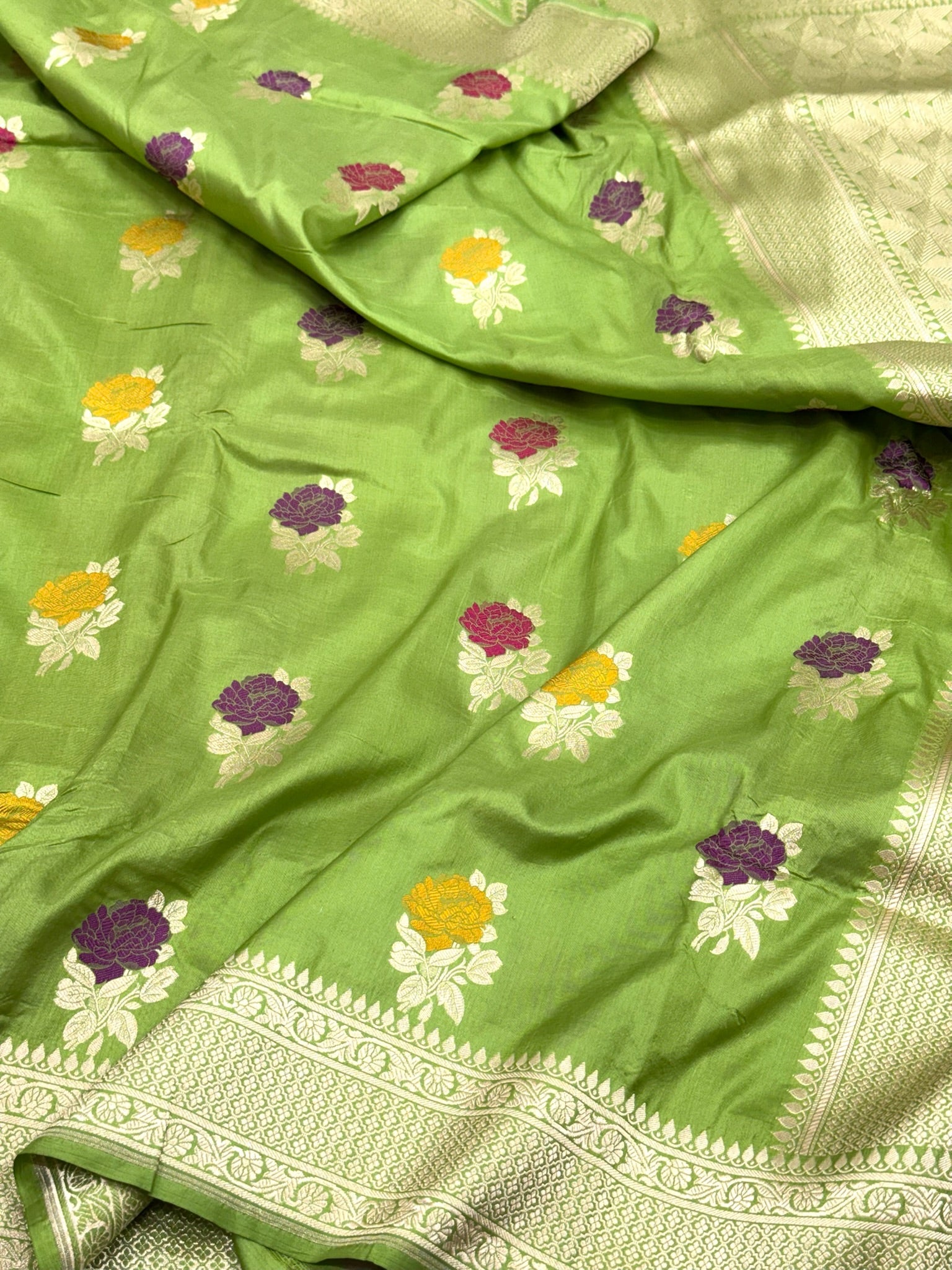 Pista Green Pure Mulberry Katan Silk Handloom Banarasi Saree