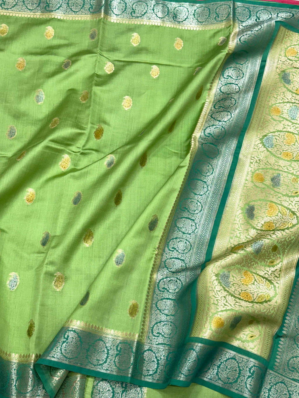 Peach Pure Mulberry Chiniya Silk Handloom Banarasi Saree