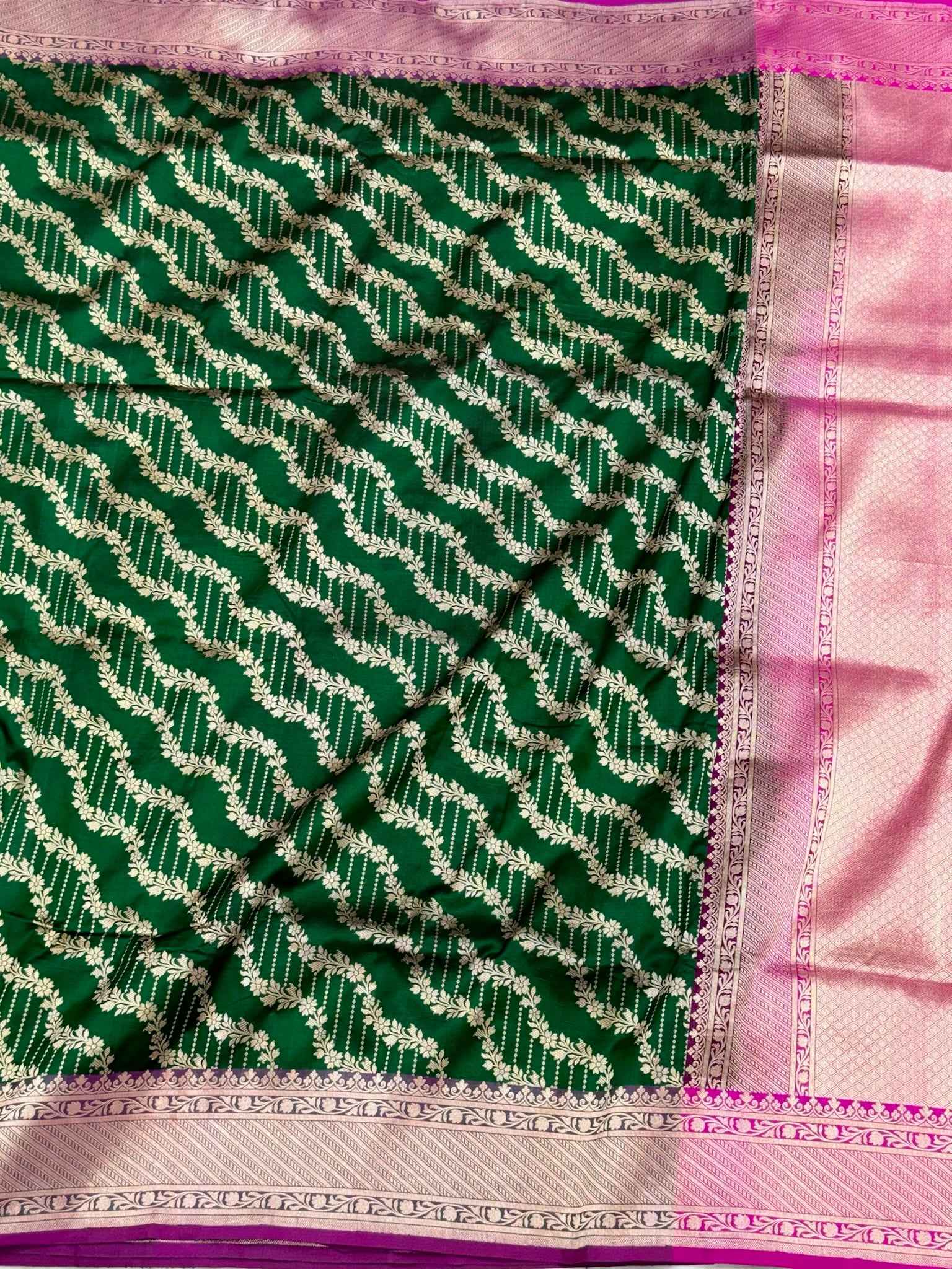 Bottle Green Pure Mulberry Silk & Pure Katan Silk Handloom Banarasi Silk Saree