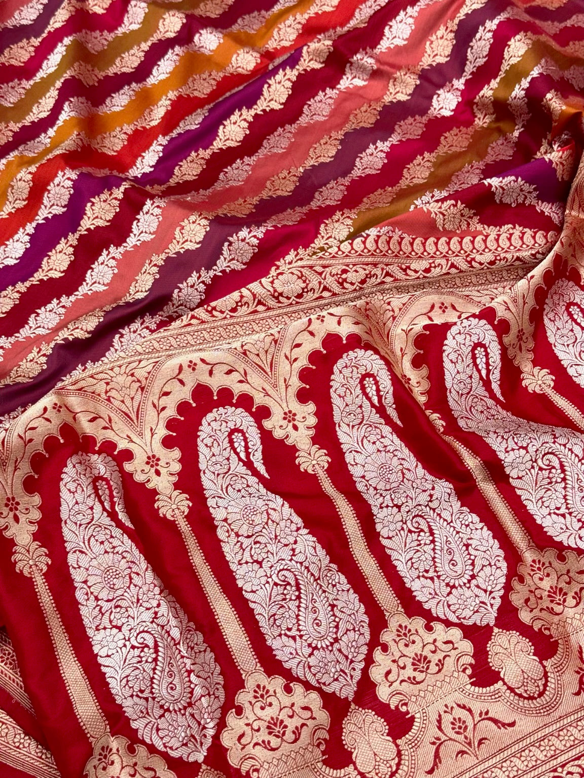 Red Pure Mulberry Silk & Pure Katan Silk Saree | Rangkaat Technique | Handwoven Banarasi Kadhwa Weave Saree