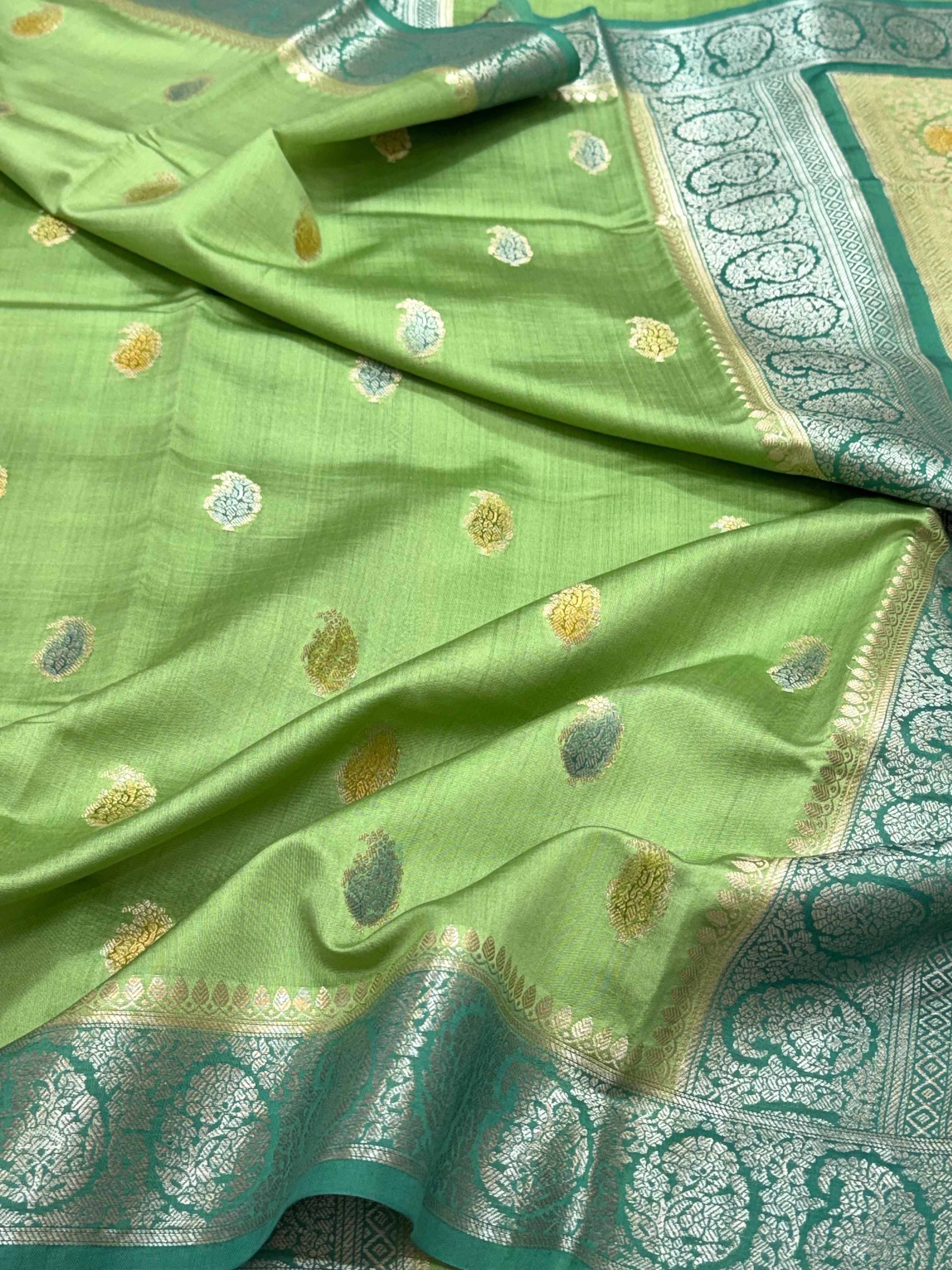 Peach Pure Mulberry Chiniya Silk Handloom Banarasi Saree