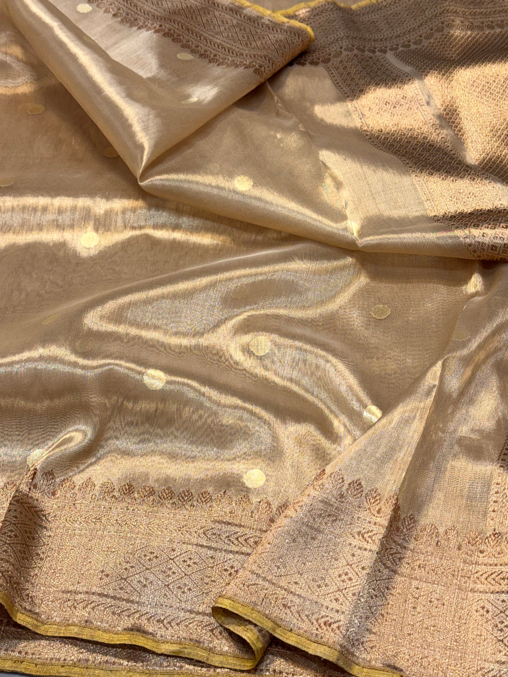 Molten Gold Pure Mulberry Kora Tissue Silk Handwoven Banarasi Saree | Ektara weave