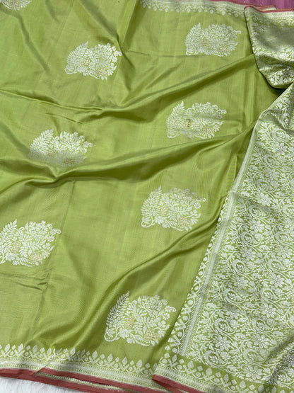 Pista Green Pure Katan Silk Handwoven Banarasi Saree |Ektara Weave|