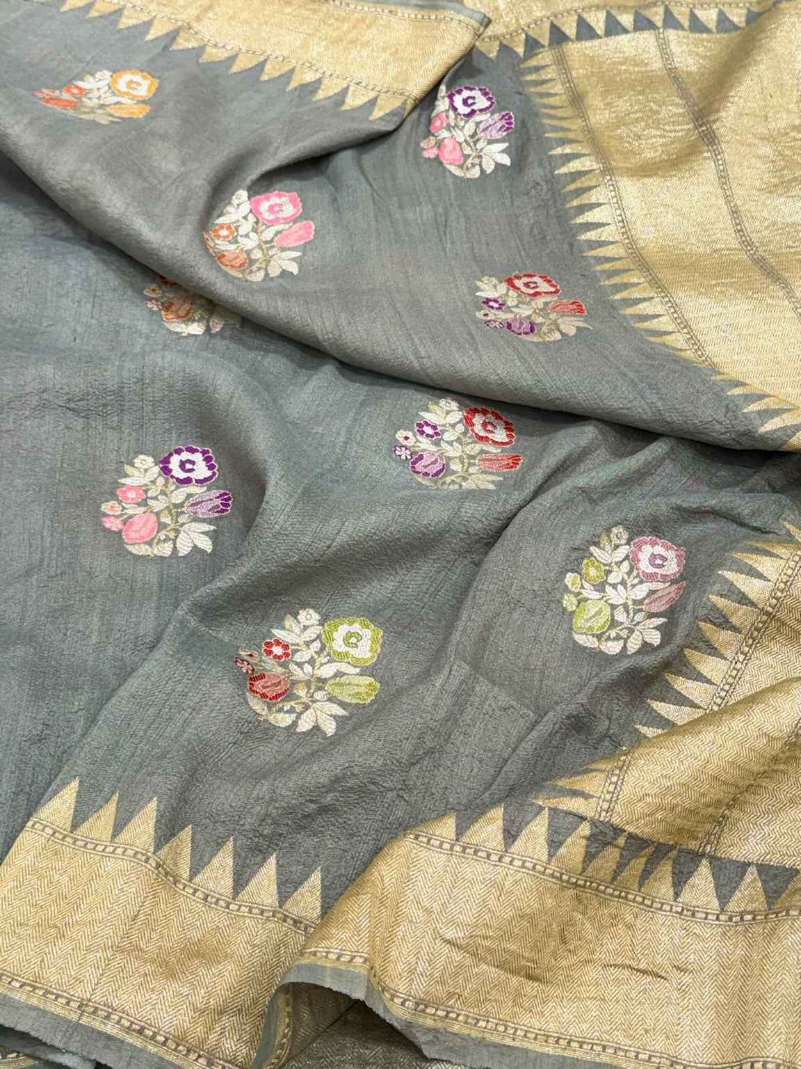 Smoke Gray Pure Tussar Georgette Silk Banarasi Saree - Kadhwa Weave