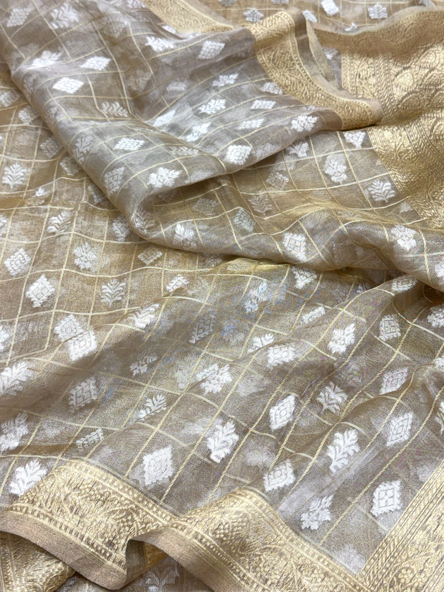 Champagne Gold Pure Tissue Silk Lightweight Handloom Banarasi Saree - Ektara Weave