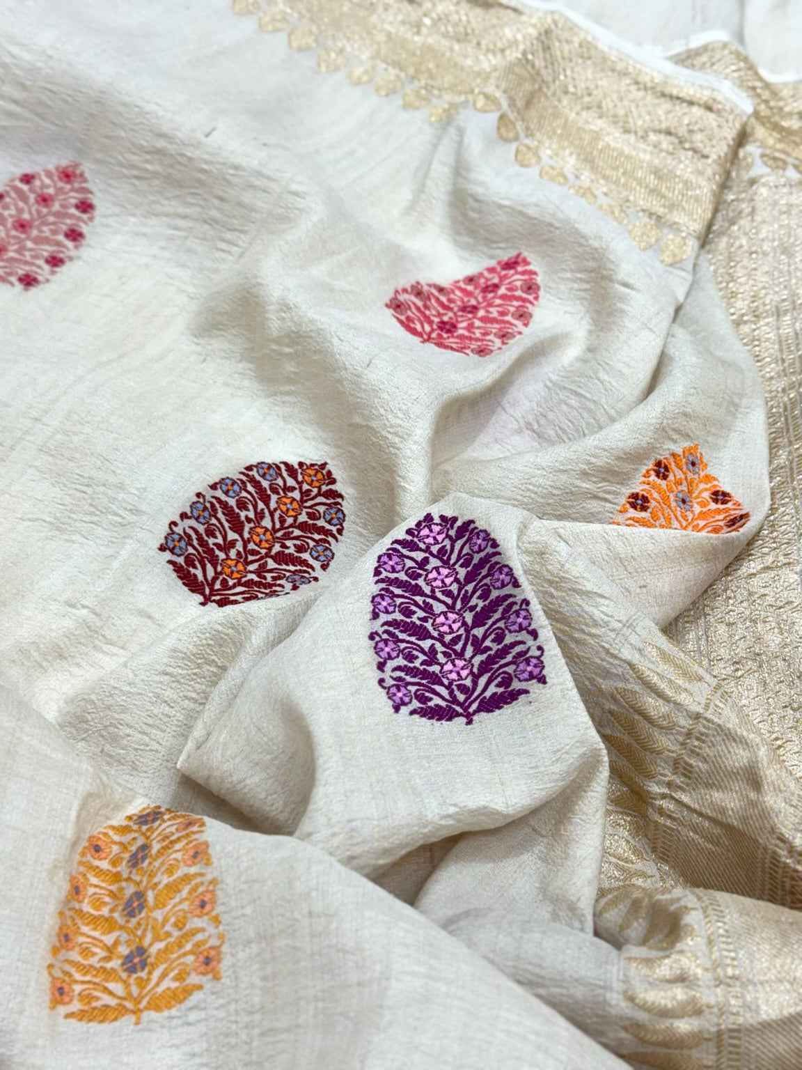 Ivory Pure Tussar Georgette Silk Kadhwa Technique Handwoven Banarasi Saree