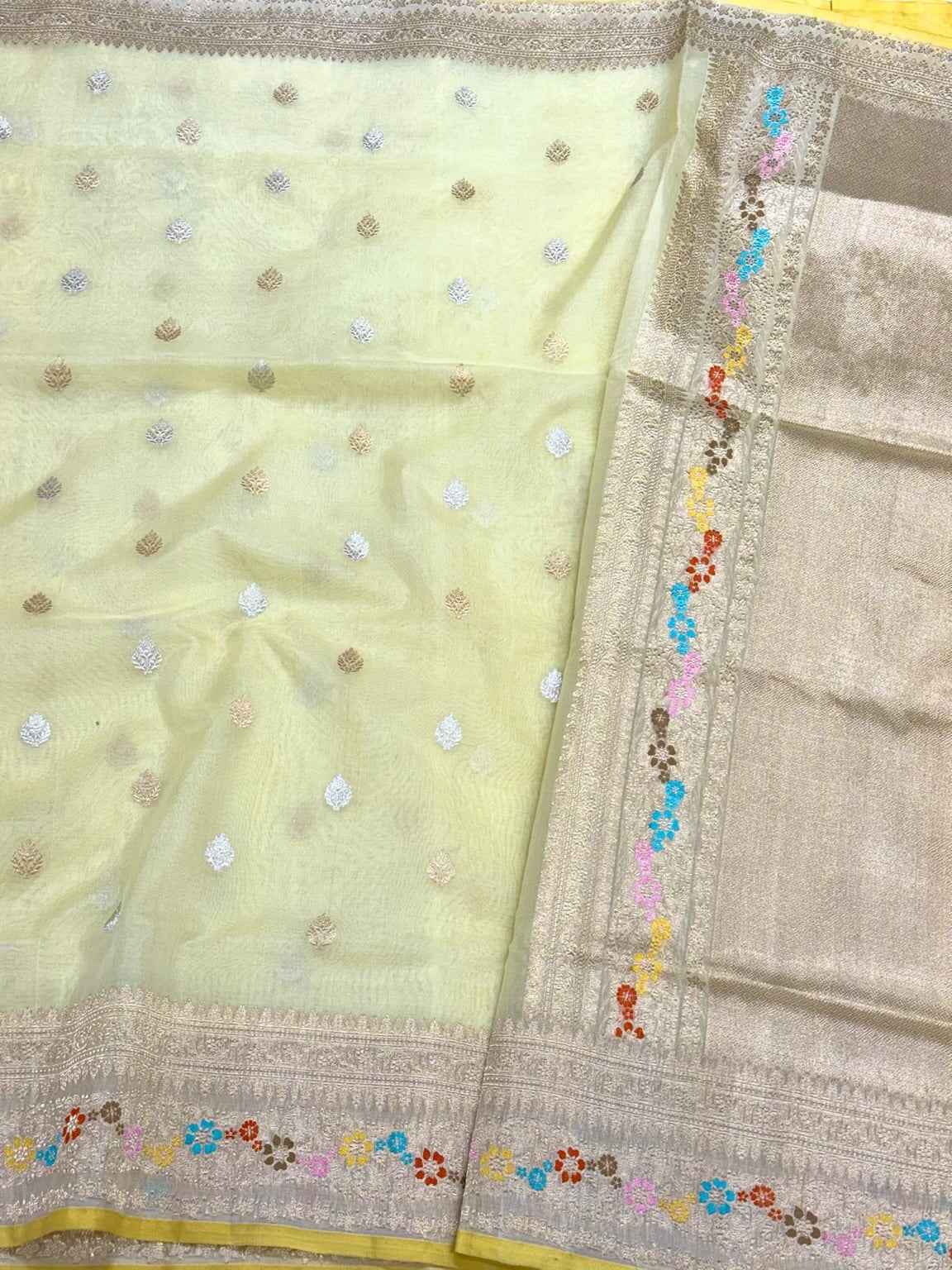 Pastel Yellow Pure Kora Silk & Pure Mulberry Silk Banarasi Saree - Kadhwa Technique