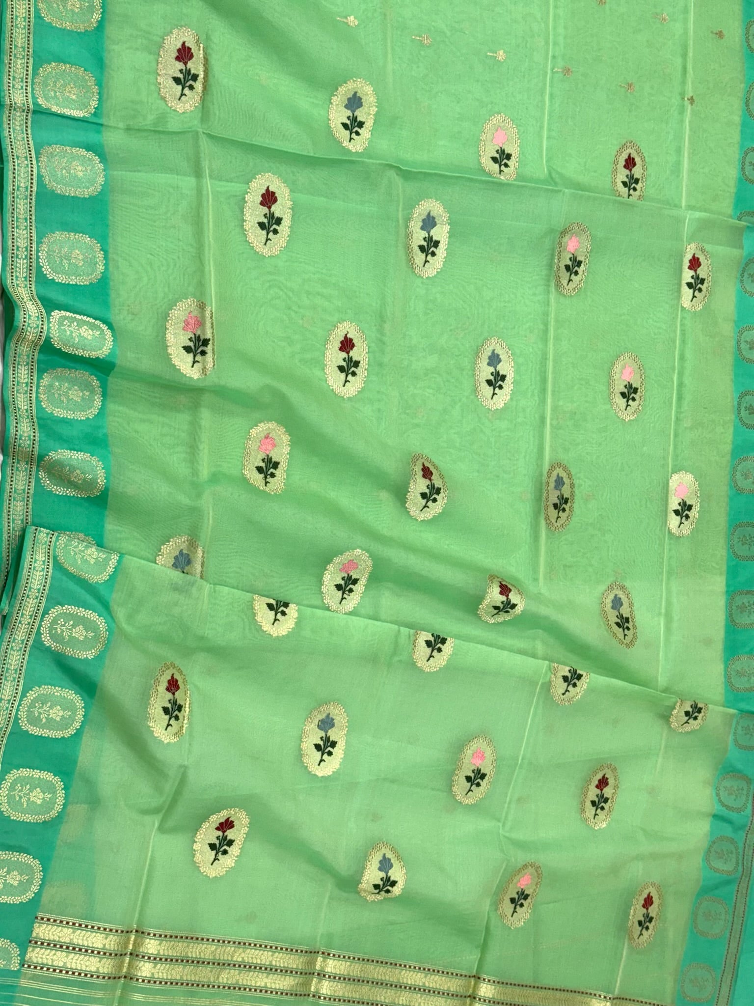Green Pure Kora Mulberry Silk | Kadhwa Technique | Handwoven Contemporary Banarasi Saree - Modern Drape