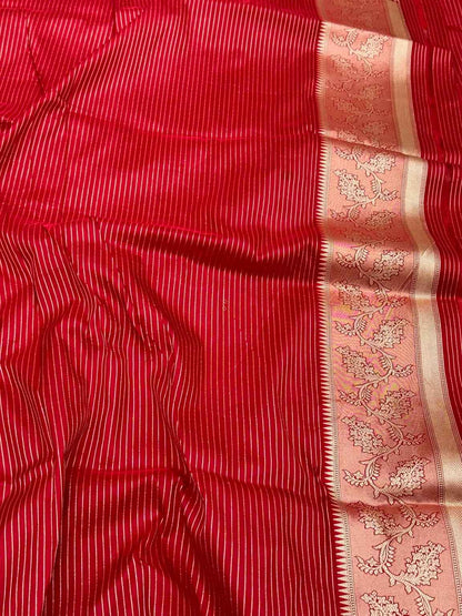 Blue Pure Katan Mulberry Silk Handloom Banarasi Saree - Elegent Cross Pattern Design