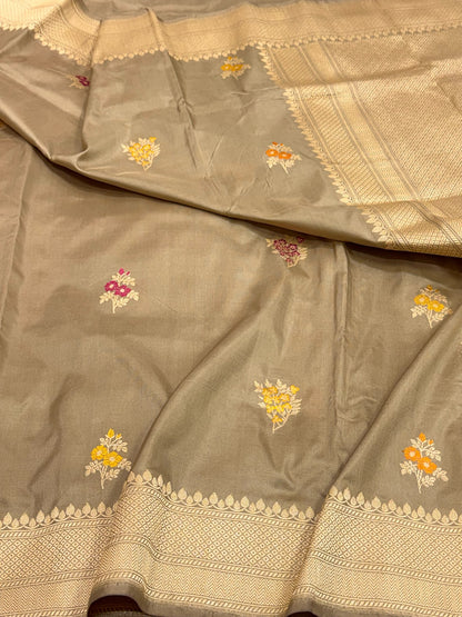 Greyish Brown Pure Katan Silk Handwoven Banarasi Saree |Kadhuwa Weave|