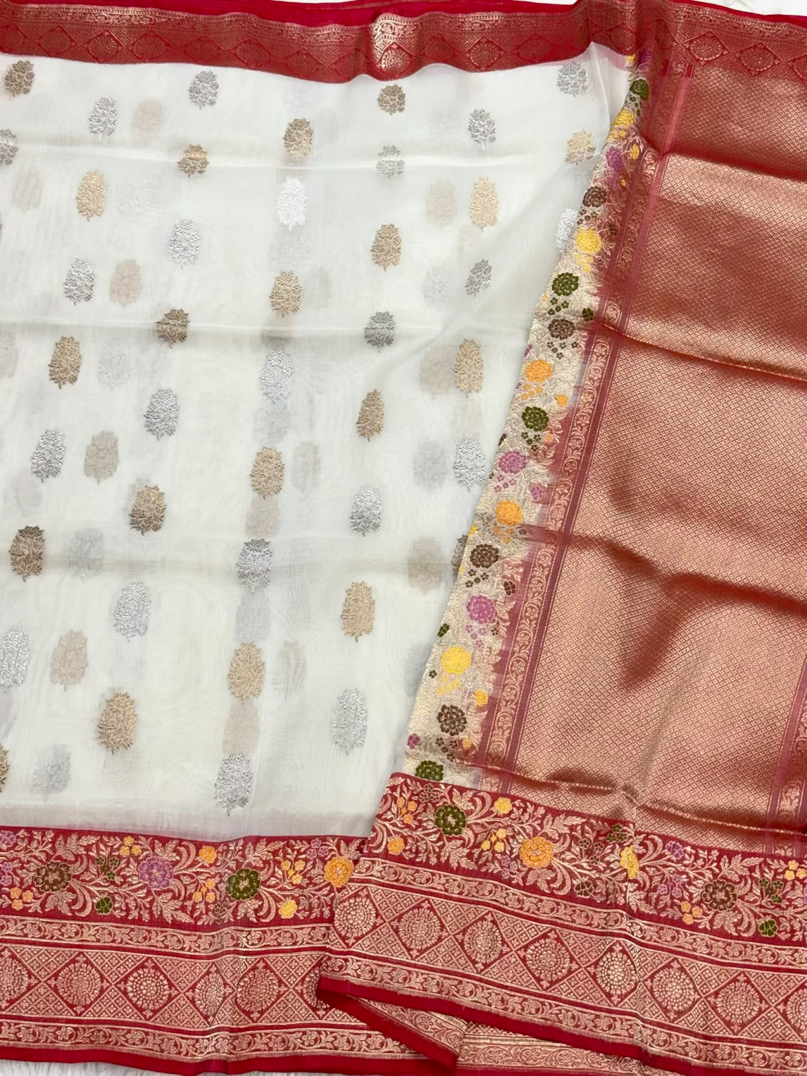 White Pure Kora Silk Handwoven ( Kadhwa ) Banarasi Silk Saree | Modern Katan Silk Border