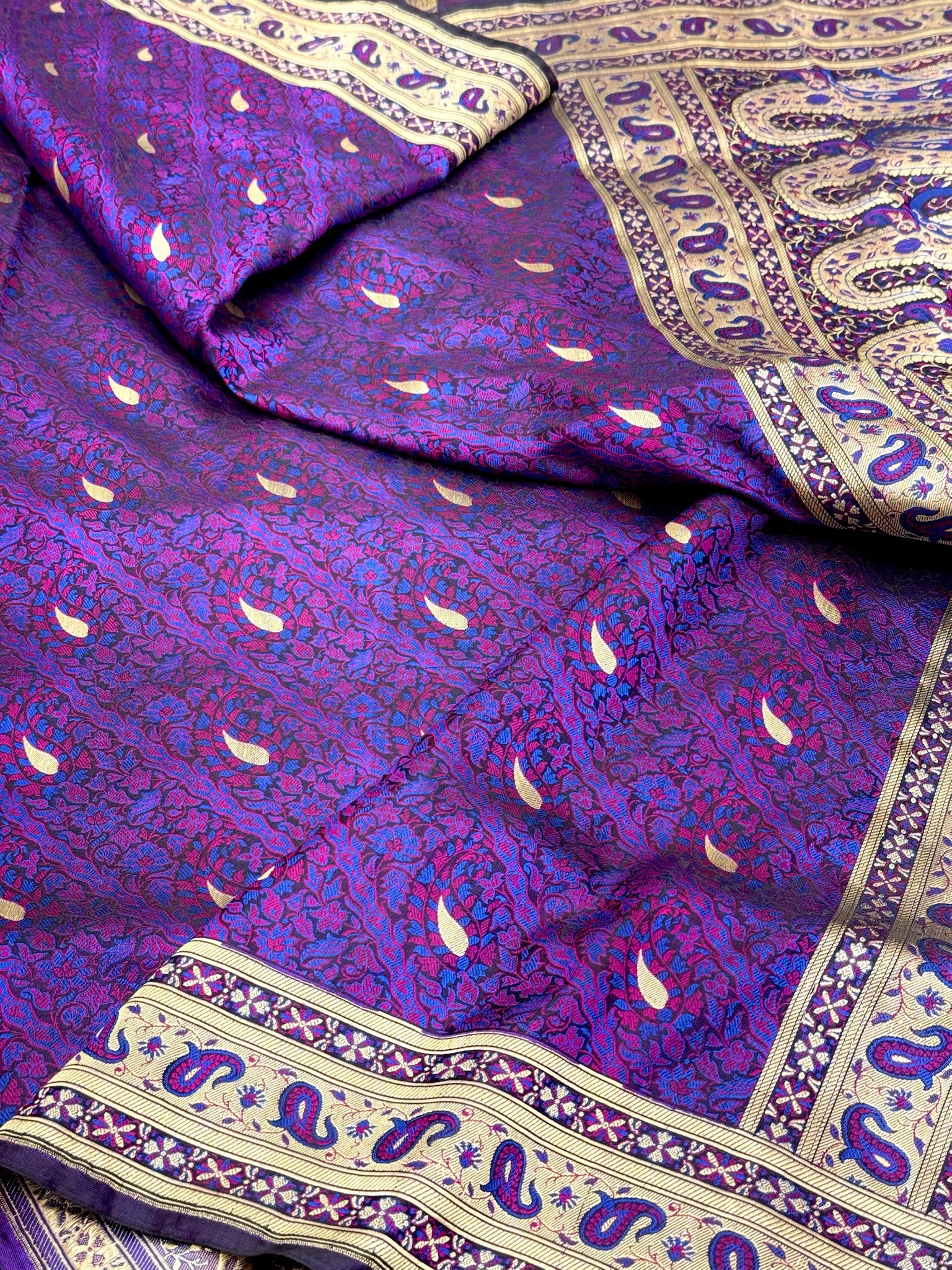 Purple Pure Satin Silk Handwoven Banarasi Saree |Tanchoi|