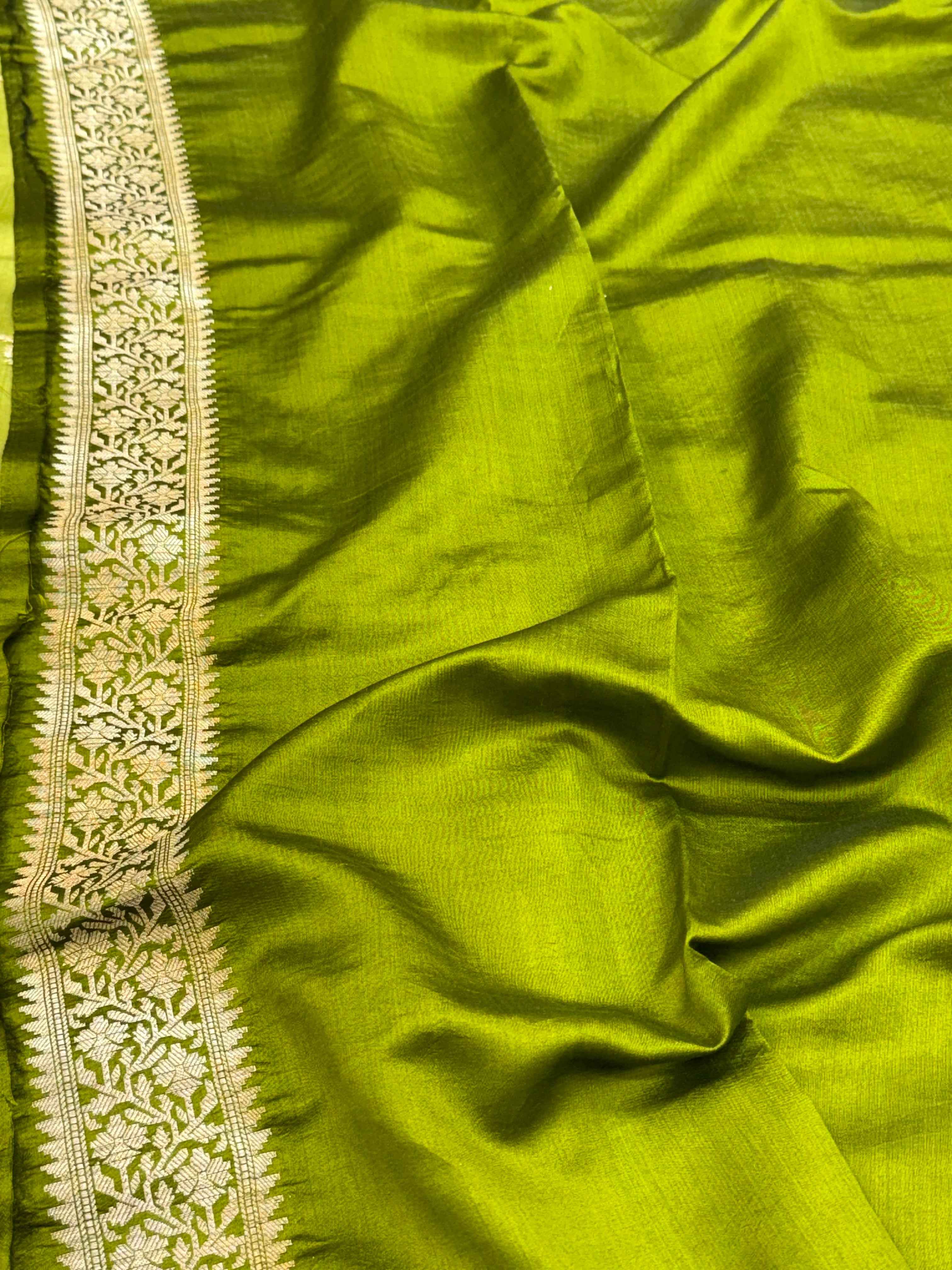 Lime Green Pure Mulberry Chiniya Silk Lightweight Handloom Banarasi Saree
