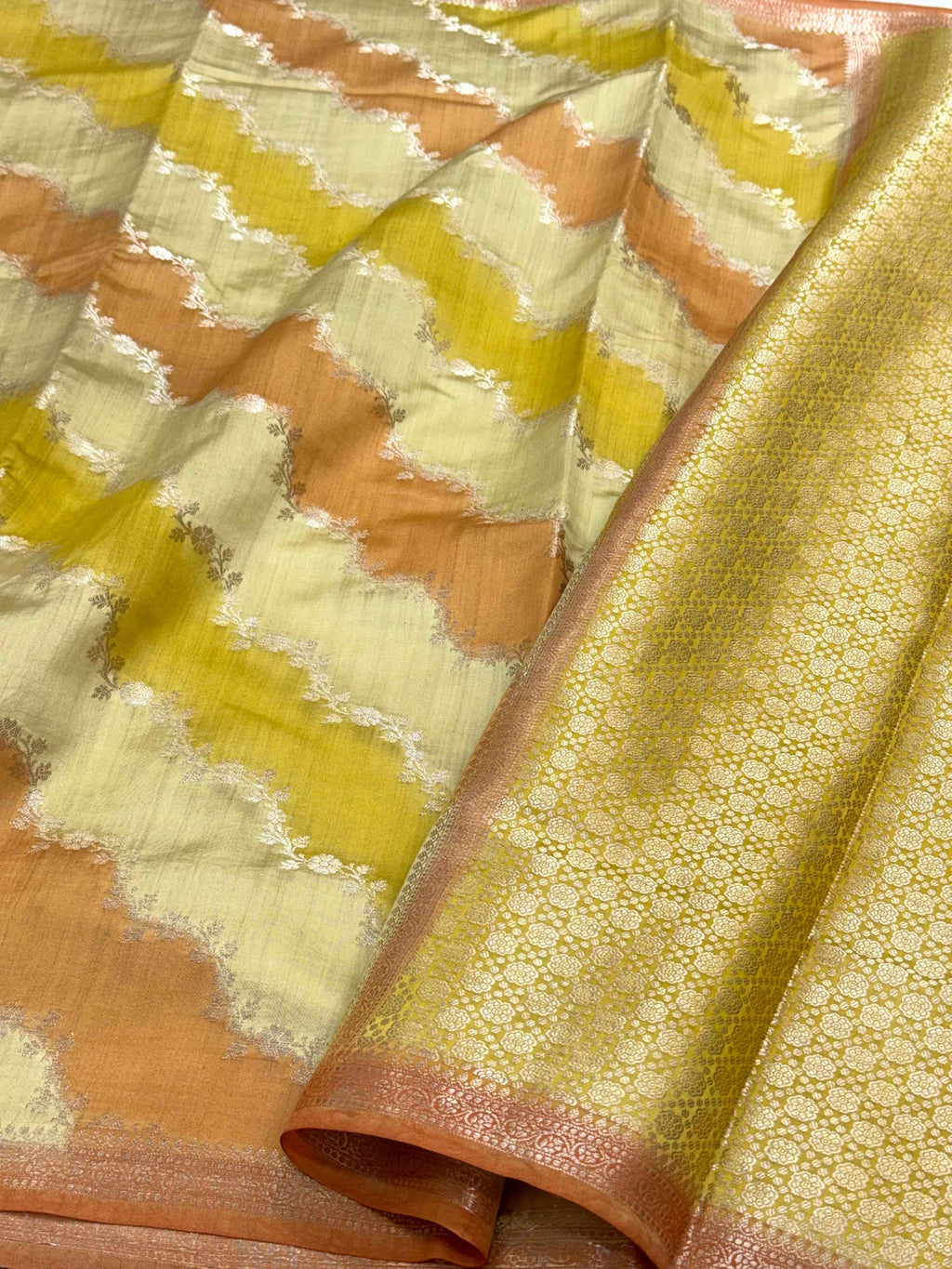 Arylide Yellow Pure Mulberry Chiniya Silk Handloom Banarasi Saree - Rangkat Style