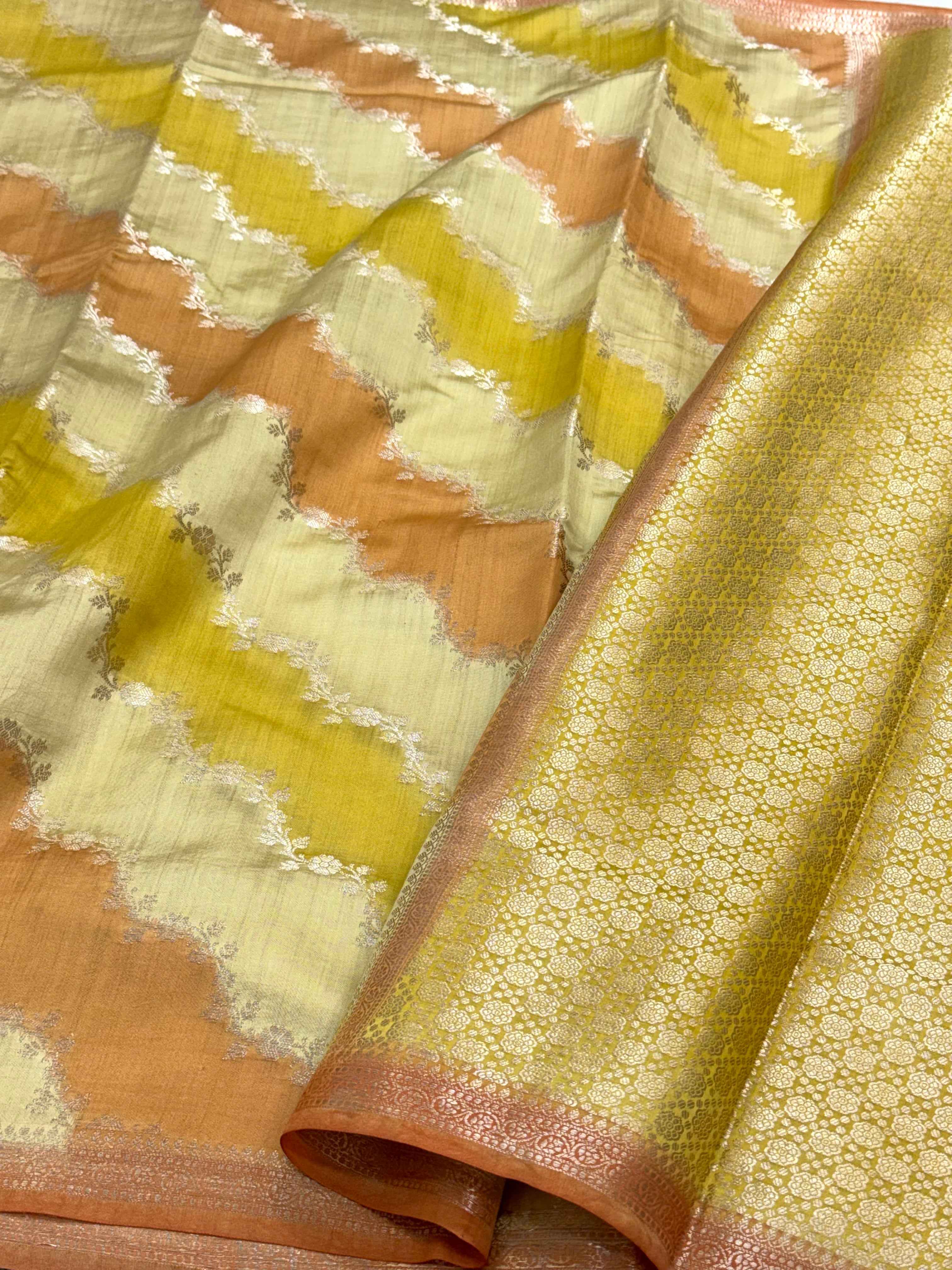 Arylide Yellow Pure Mulberry Chiniya Silk Handloom Banarasi Saree - Rangkat Style