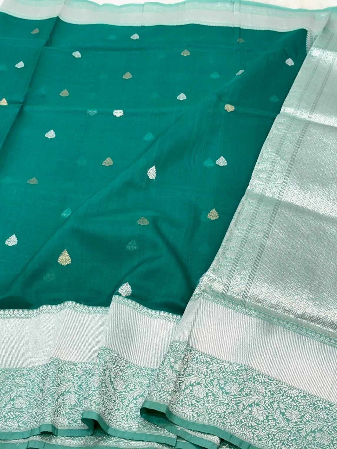 Green Pure Kora Organza Silk Handwoven Banarasi Saree