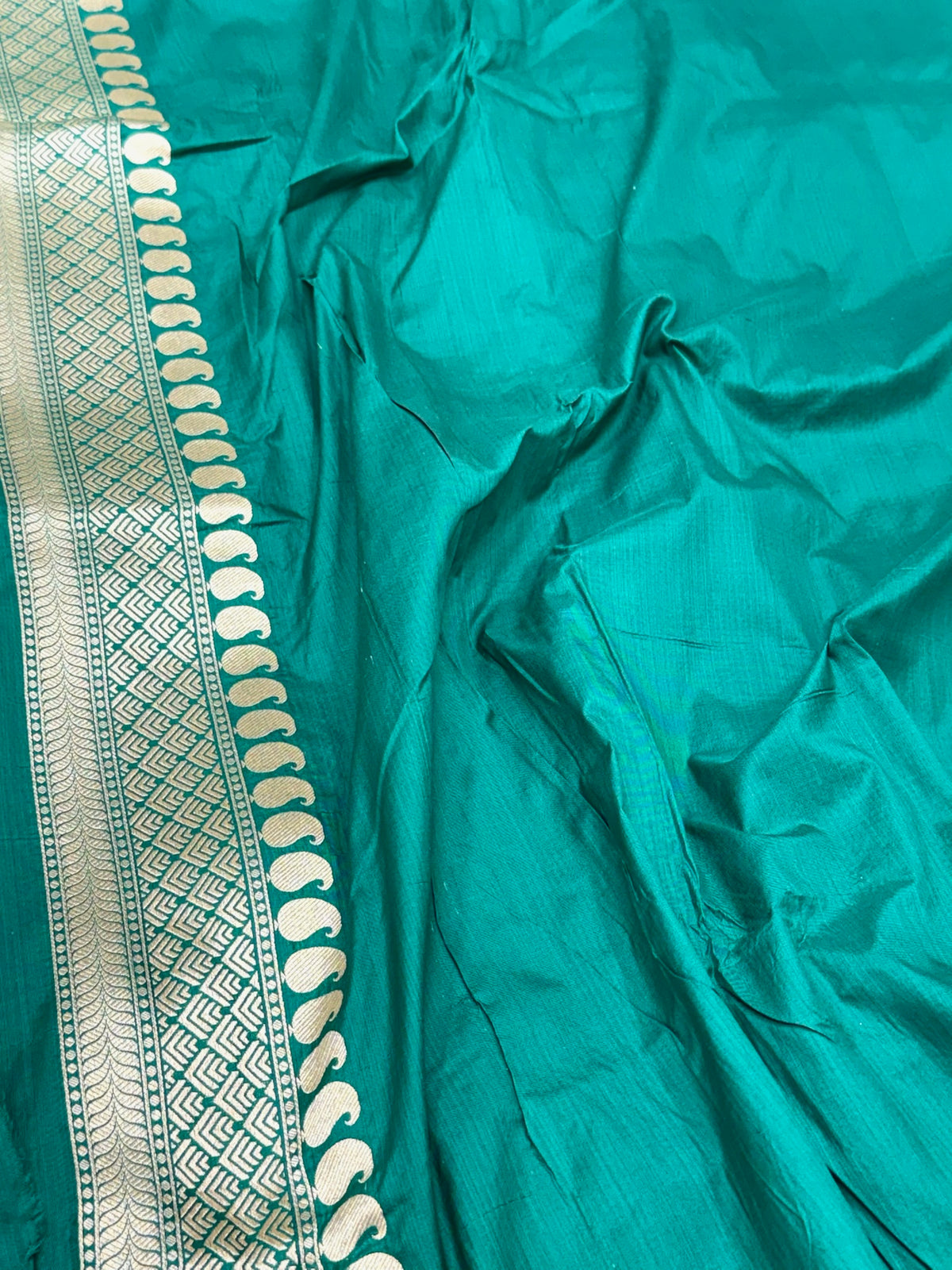 Emerald Green Handwoven Banarasi Pure Katan Mulberry Silk Saree