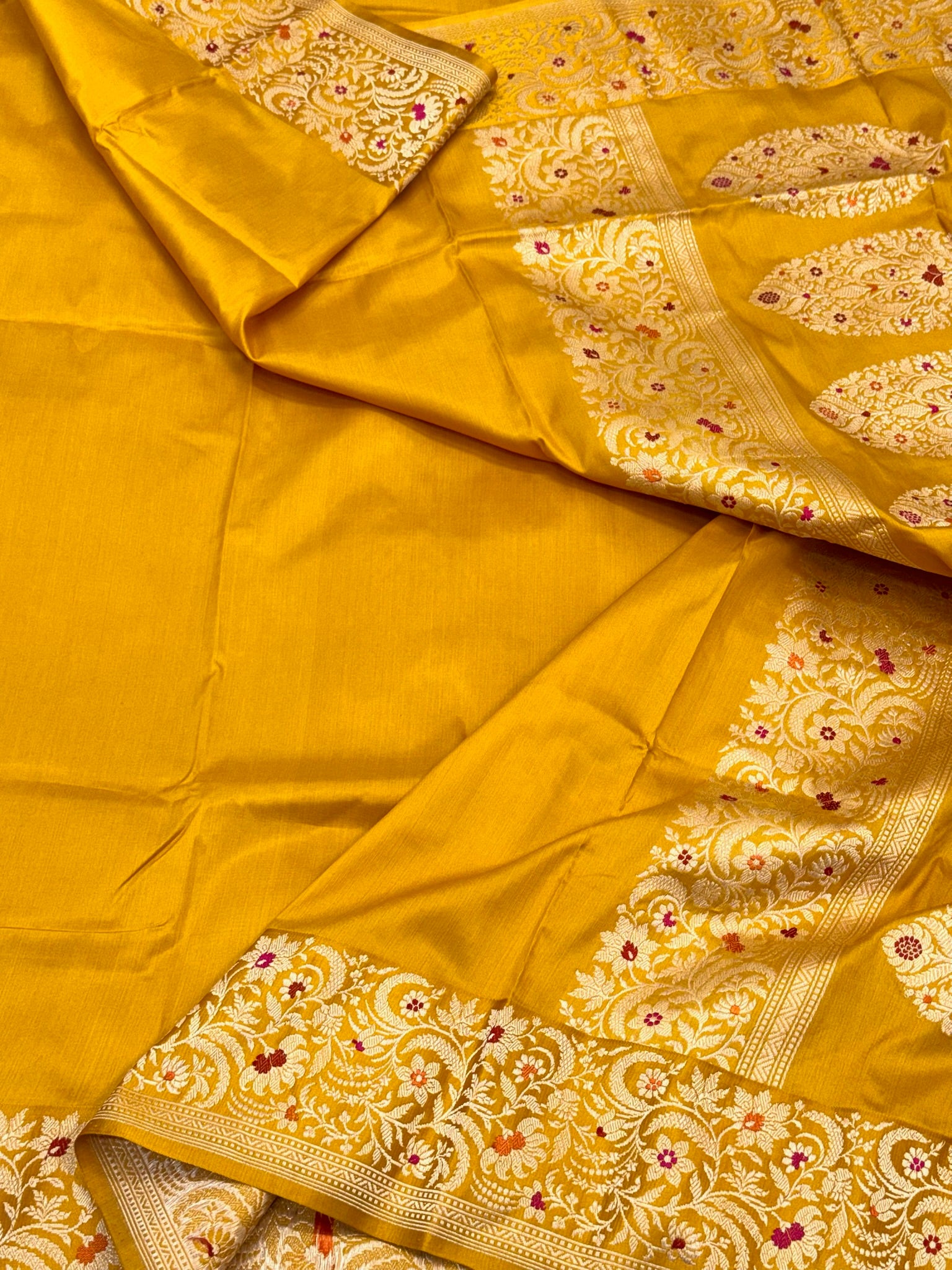 Mustard Yellow Pure Katan Silk Handwoven Banarasi Saree |Kadhuwa Weave|