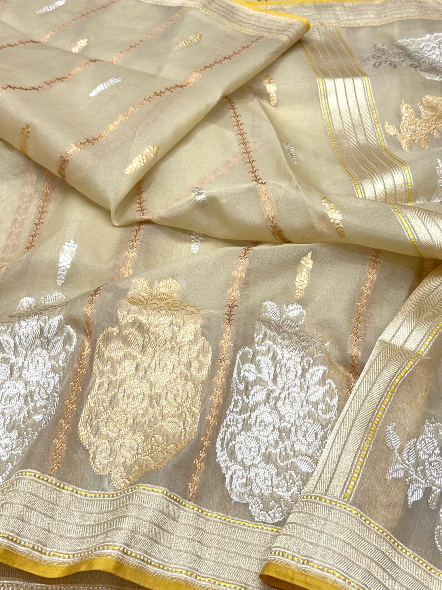 Beige Pure Kora & Mulberry Silk Handwoven Banarasi Saree - Traditional Kadhwa Ektara Technique
