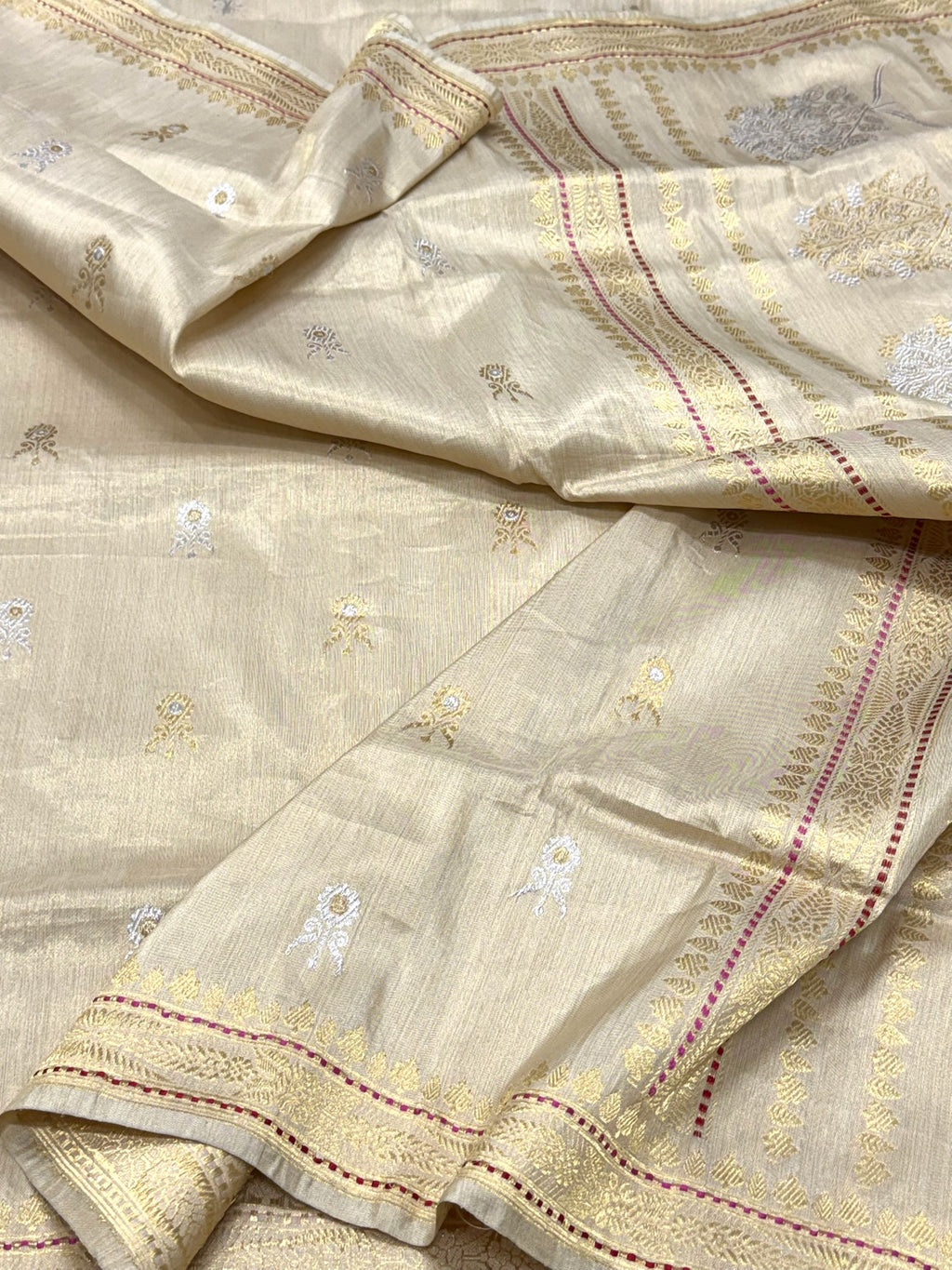 Ivory Ektara Weave Katan Tissue Handwoven Banarasi Silk Saree