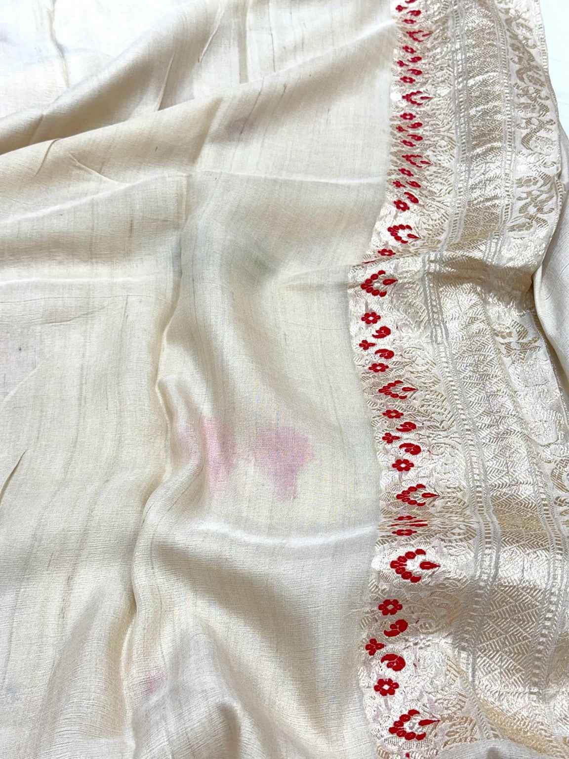 Ivory Pure Tussar Georgette Silk Kadhwa Technique Handwoven Banarasi Saree