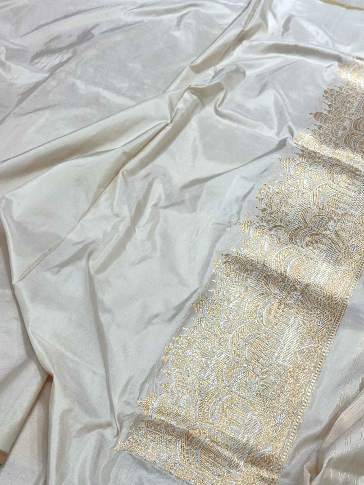 Off White Pure Katan Silk & Mulberry Silk Handwoven | Kadhwa Technique | Traditional Banarasi Saree