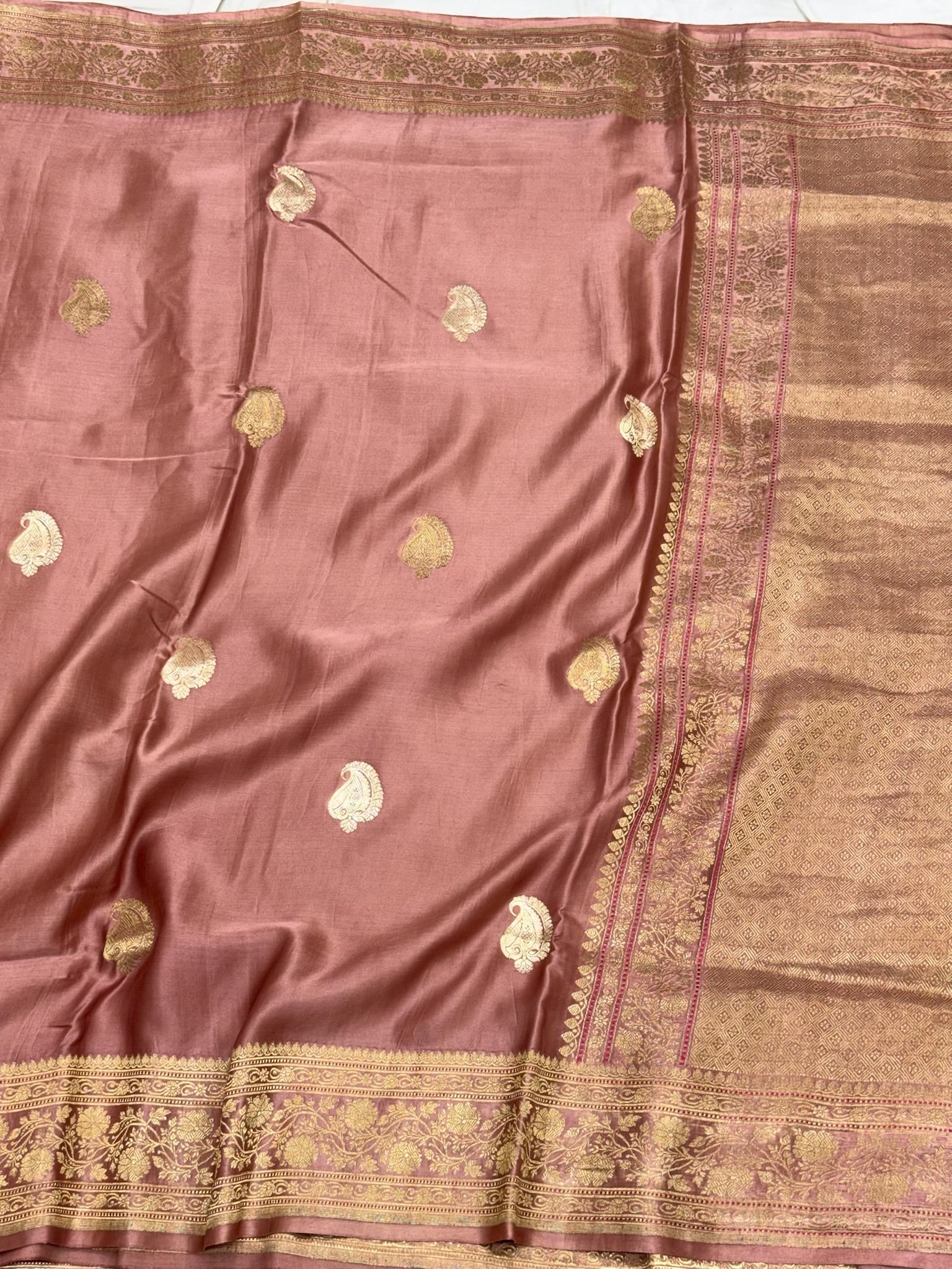 Mauve Pink Handwoven Banarasi Saree | Pure Mashru Satin Silk Kadhwa Banarasi Saree