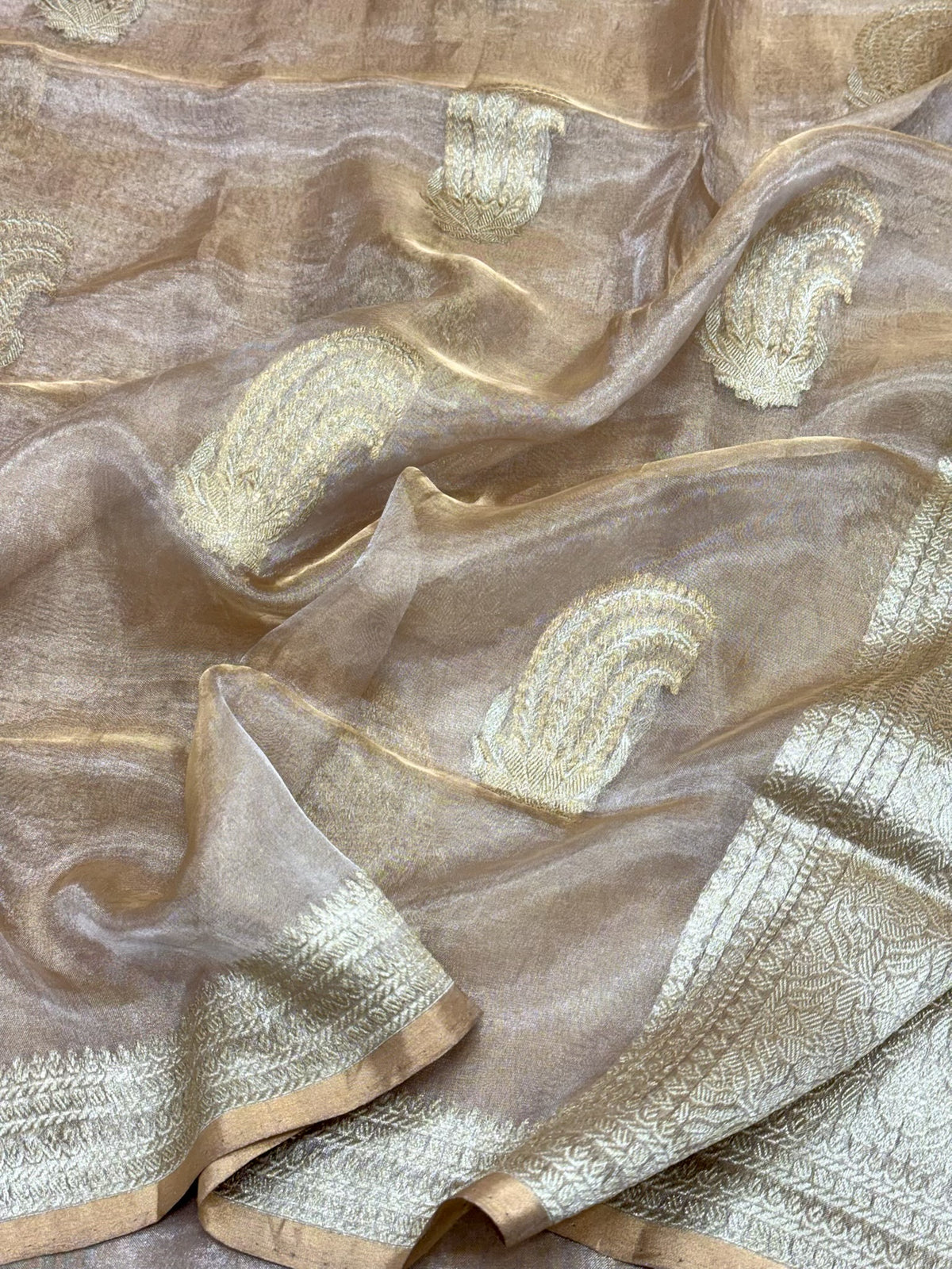 Molten Gold Pure Tissue Silk Handwoven Banarasi Saree | Kadhwa Ektara Weave | Pure Silk Vintage Banarasi Saree